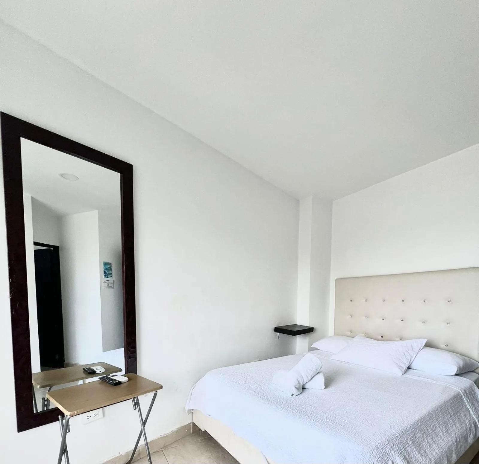 Photo of the whole room, Bed in Caribbean Island Hotel