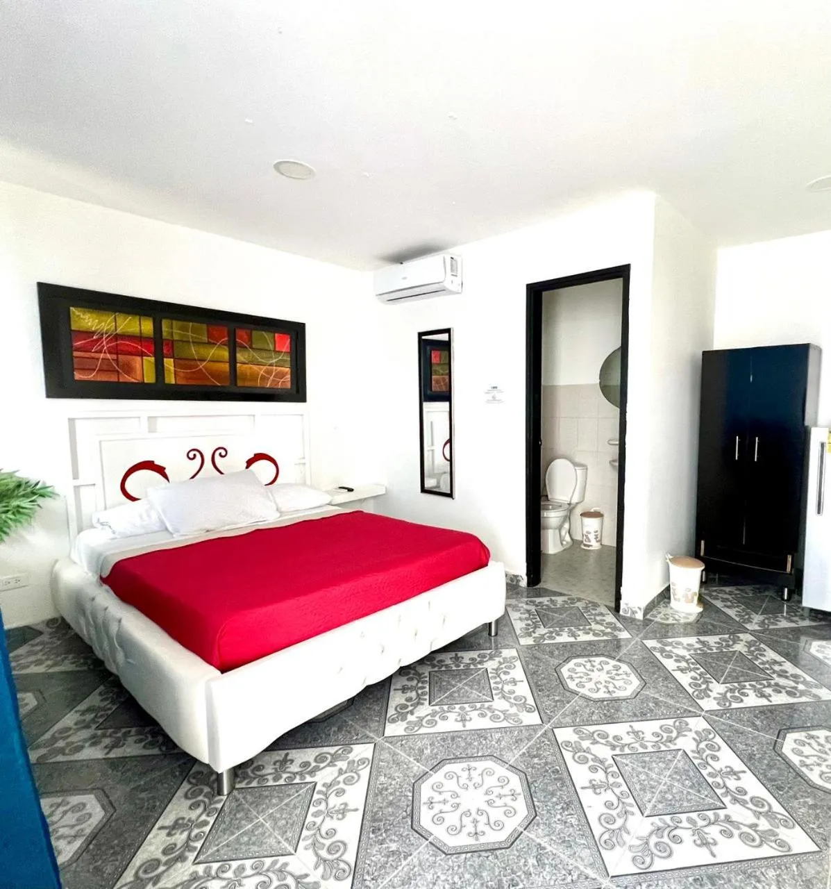 Bedroom, Bed in Caribbean Island Hotel