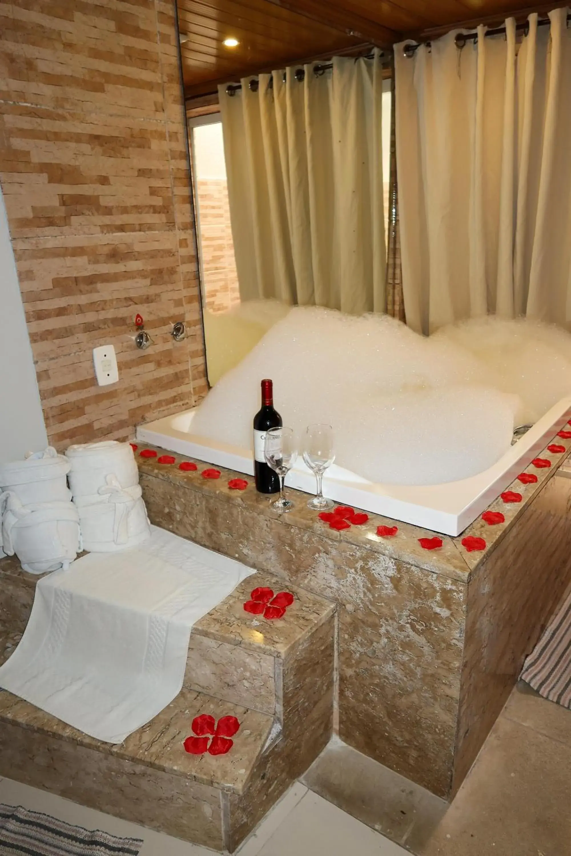 King Suite with Spa Bath in Recanto de Moriá King Suite with Spa Bath in Recanto de Moriá