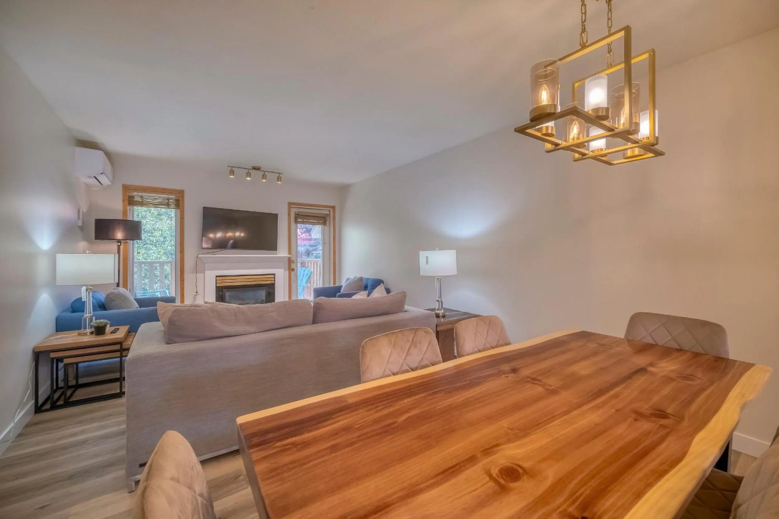 Bow Valley Chalets-Entire 2 King Bedrooms townhouse