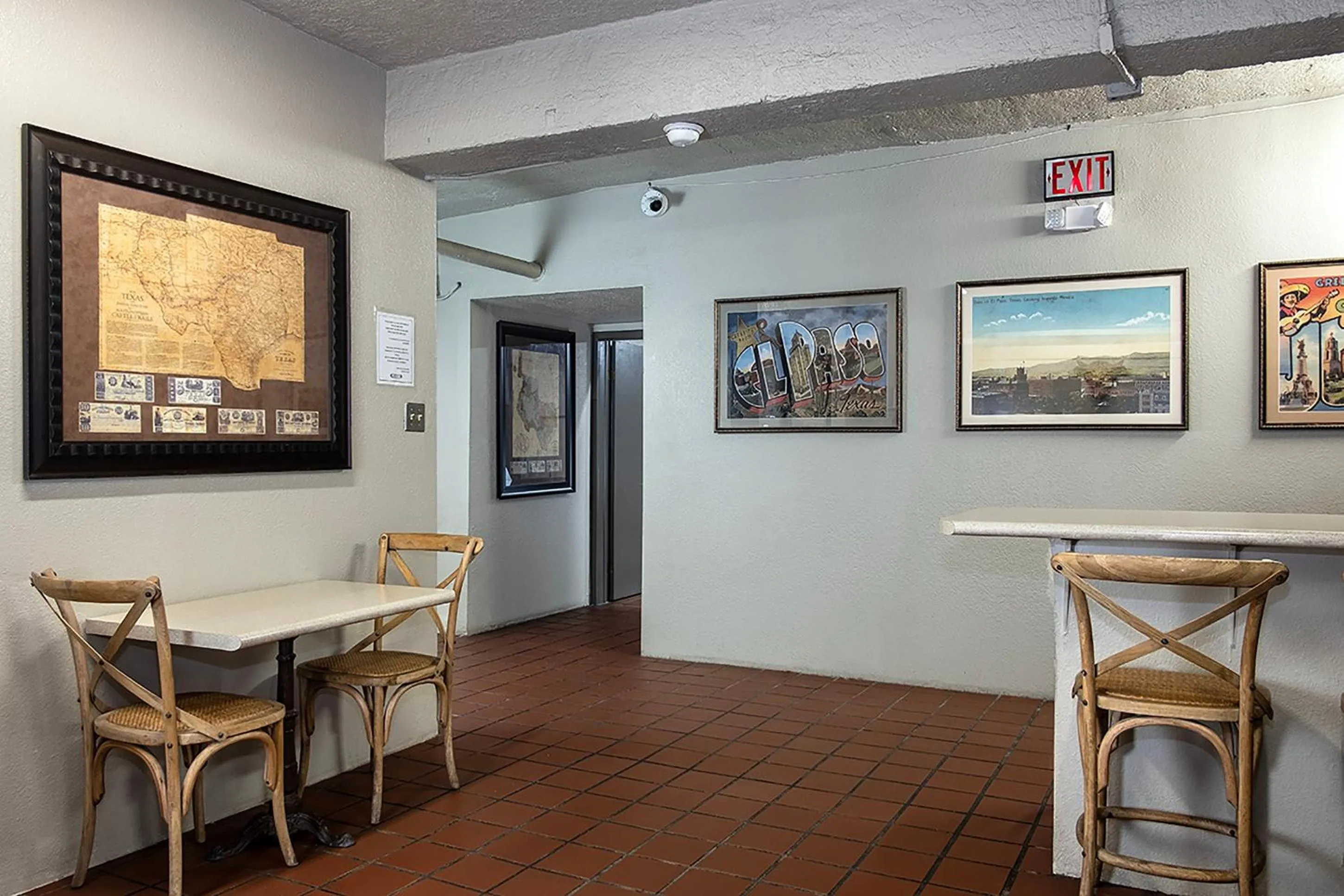 Dining area in Gardner Hotel & Hostel