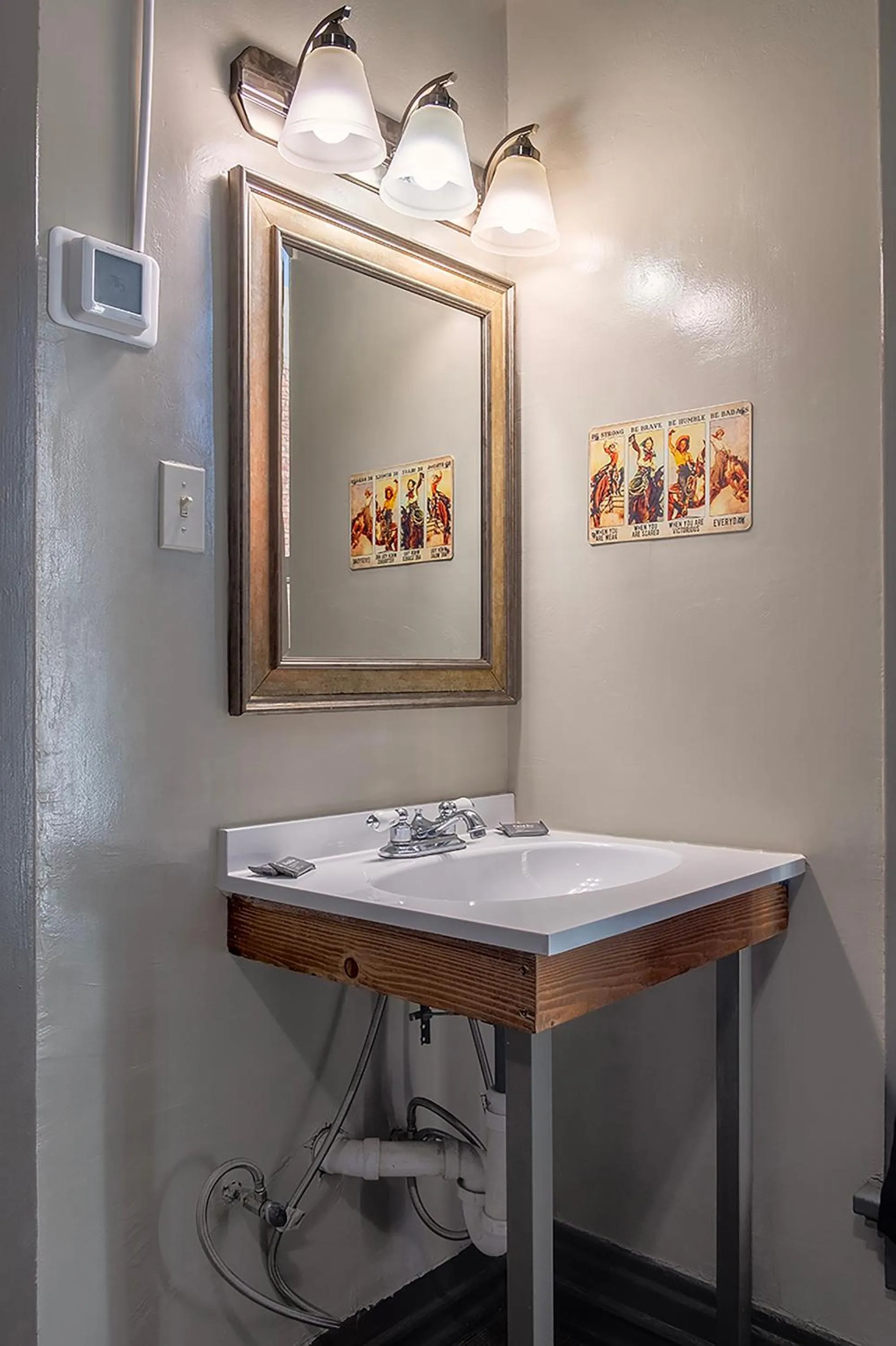 Bathroom in Gardner Hotel & Hostel