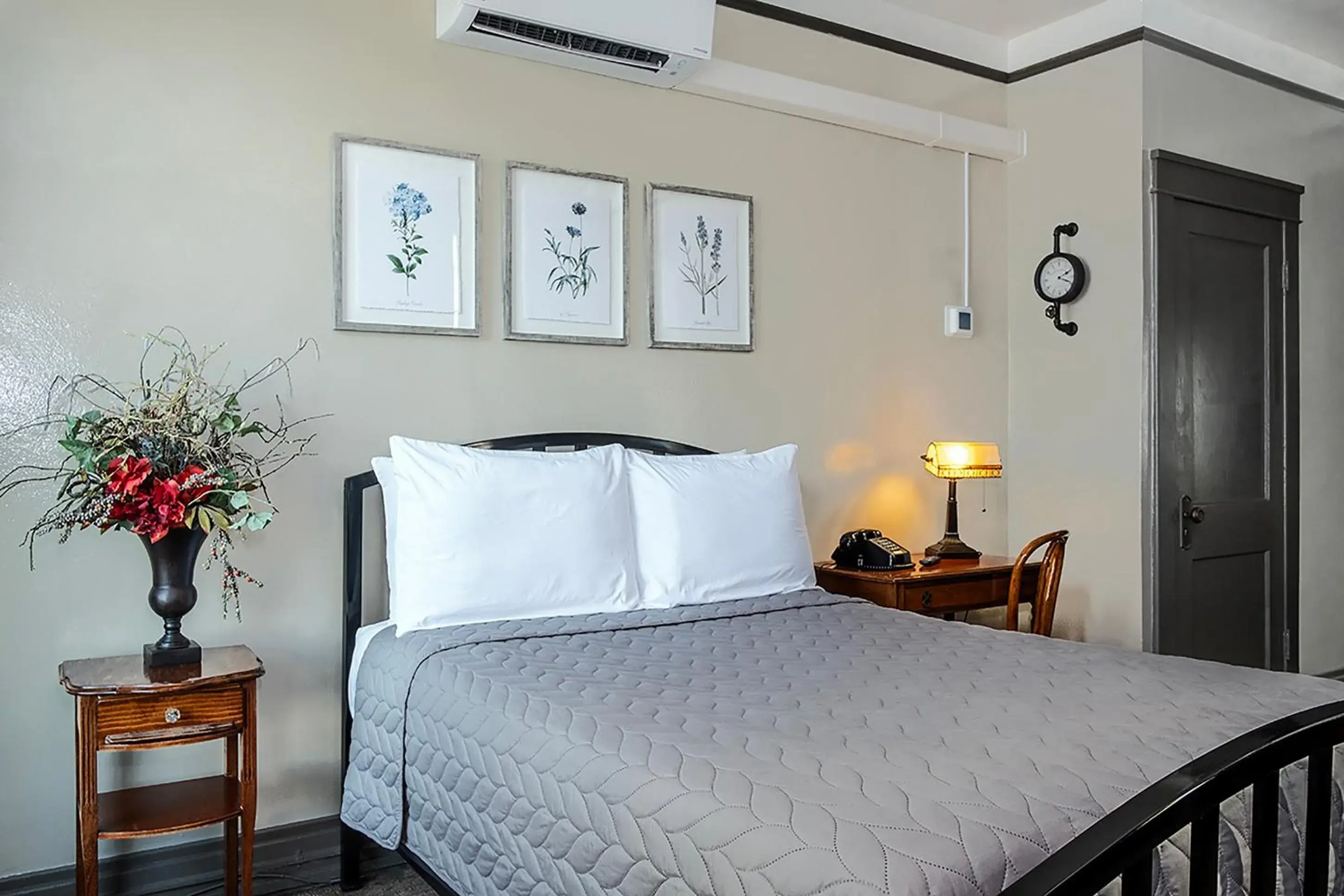 Bed in Gardner Hotel & Hostel Bed in Gardner Hotel & Hostel