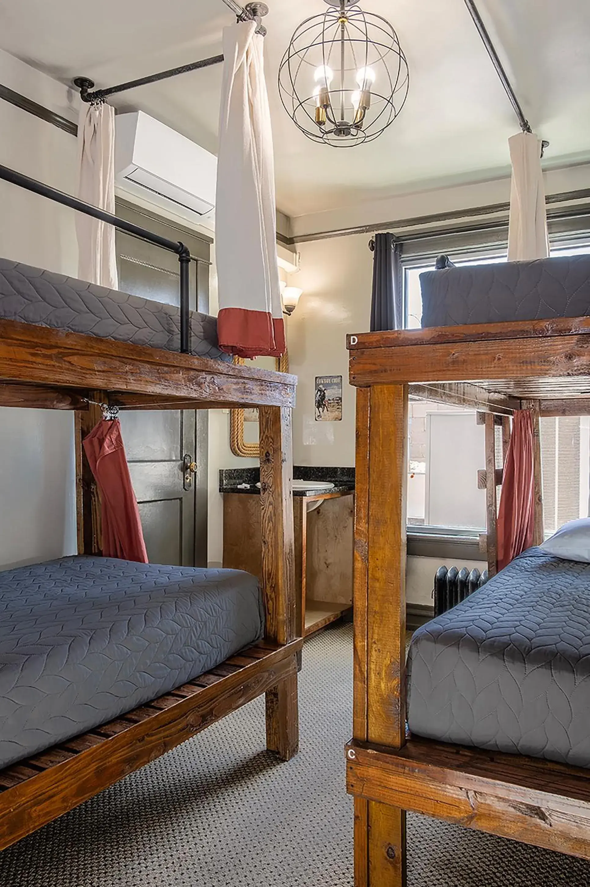 Bed in Gardner Hotel & Hostel Bed in Gardner Hotel & Hostel