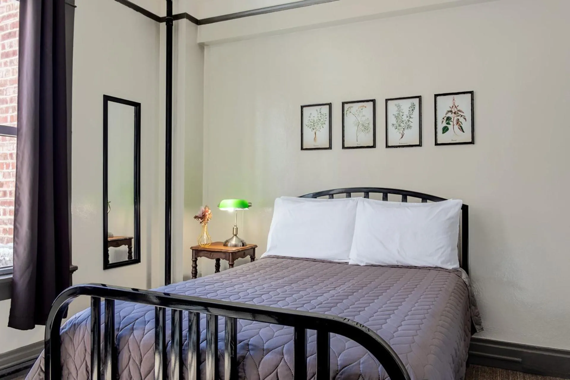 Bed in Gardner Hotel & Hostel