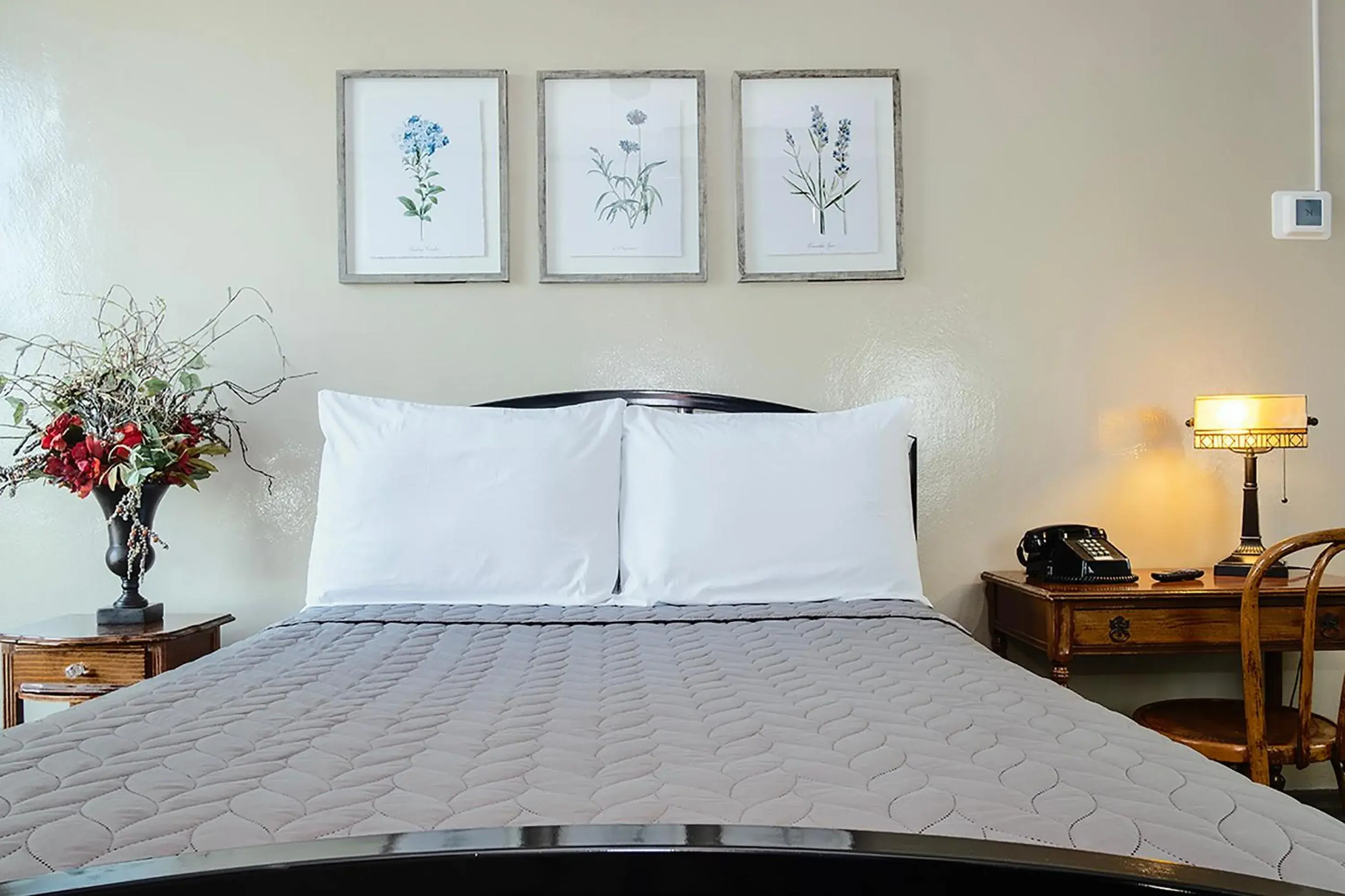 Bed in Gardner Hotel & Hostel Bed in Gardner Hotel & Hostel