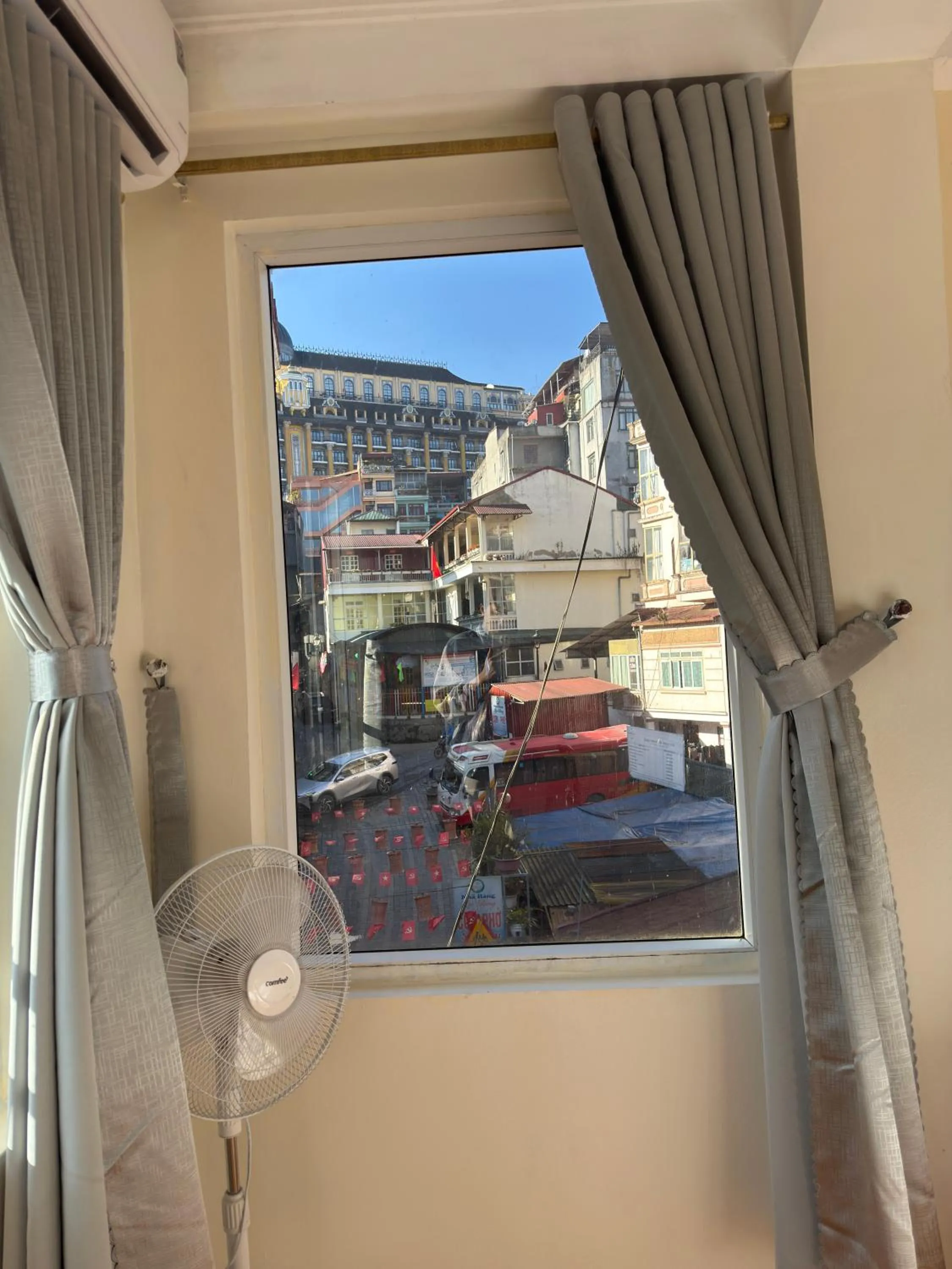 FIRONA FLY HOTEL