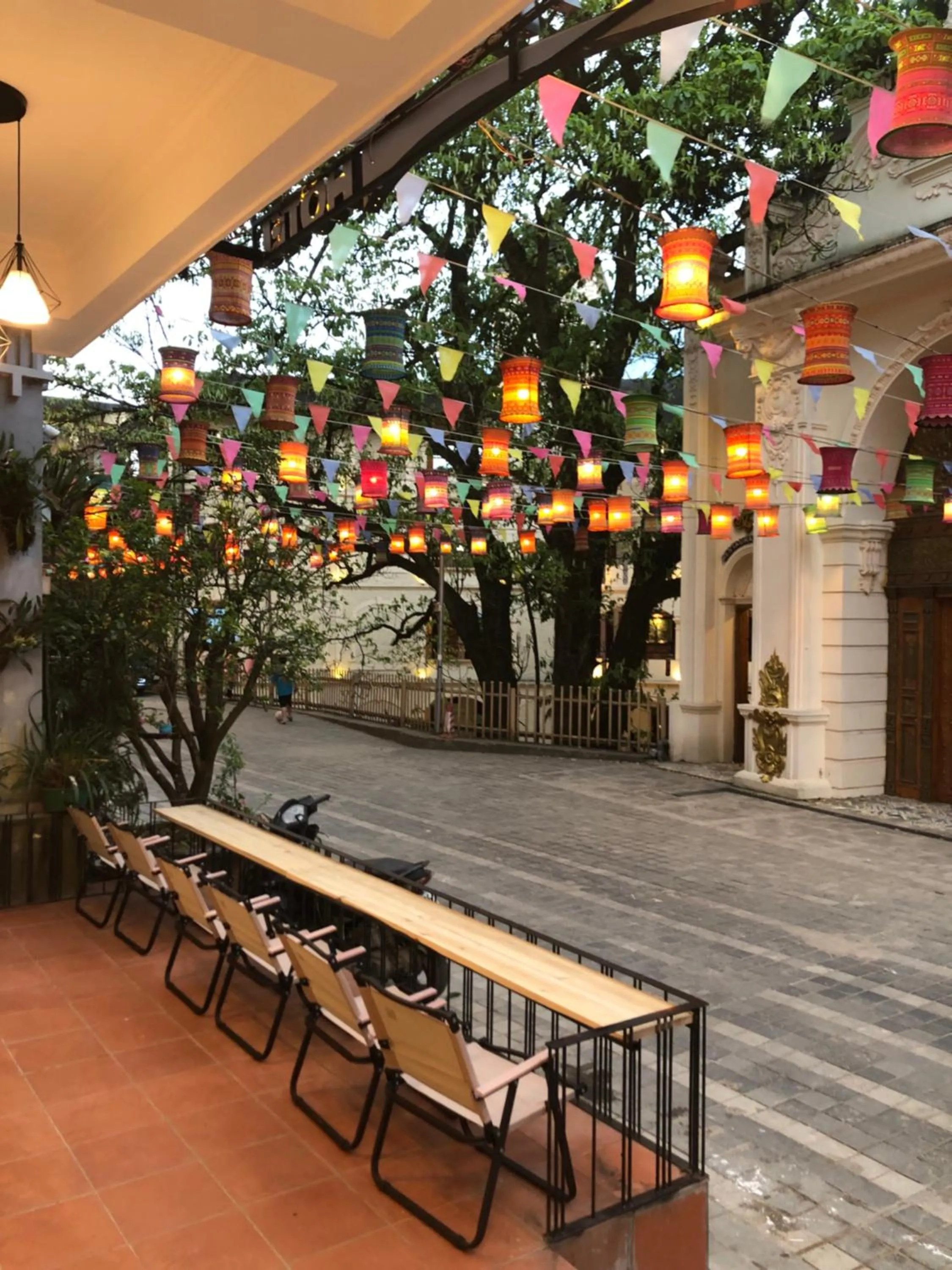 Seating area in FIRONA FLY HOTEL