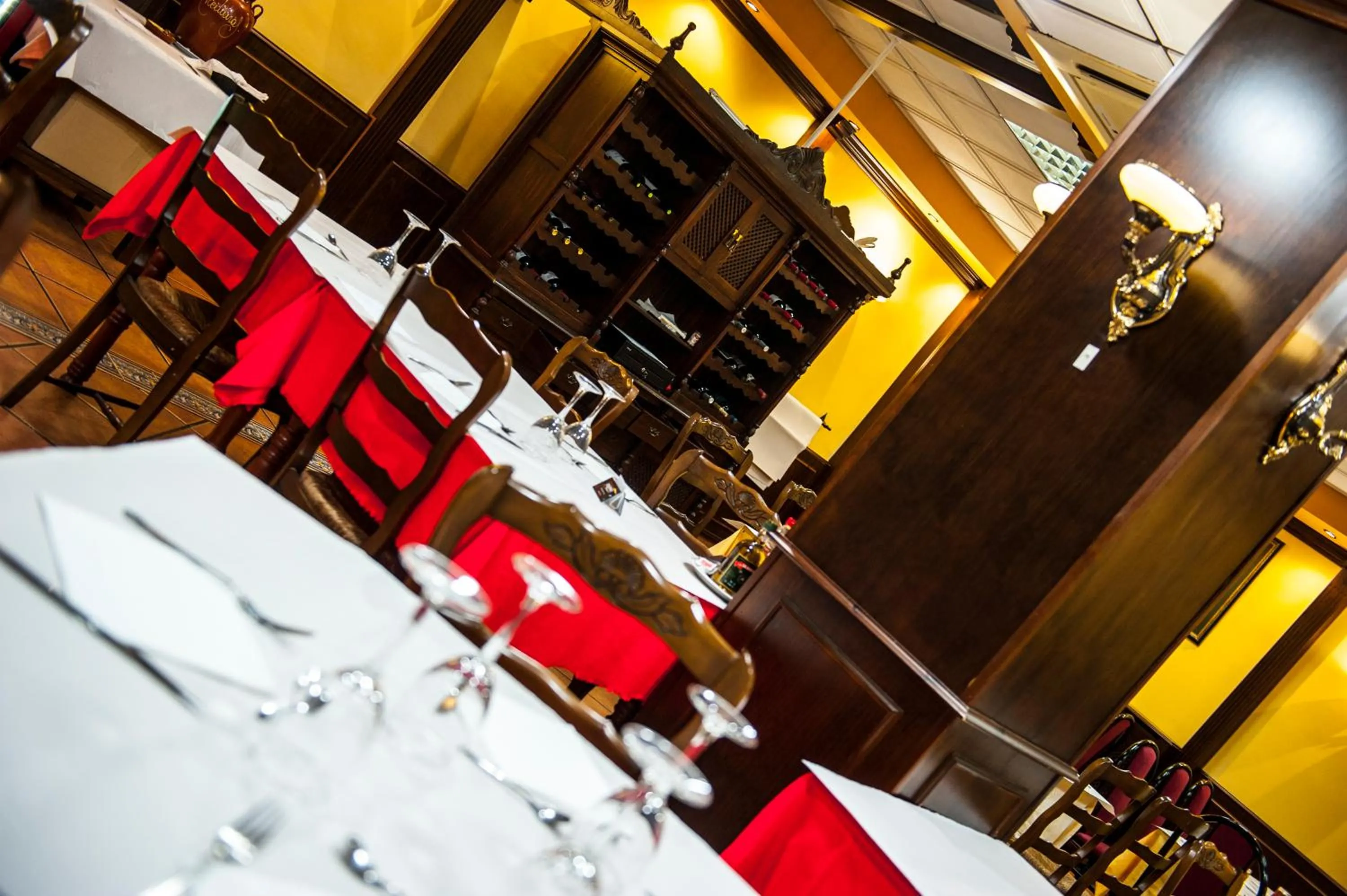 Restaurant/places to eat in HOSTAL LAS PALOMAS