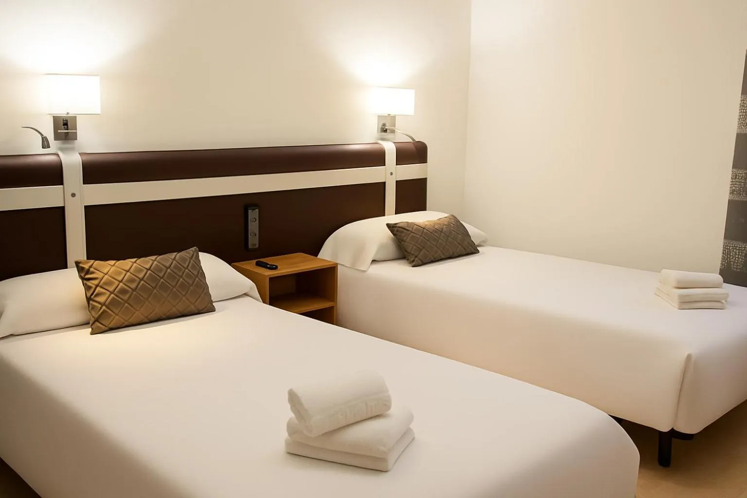 Bed in HOSTAL LAS PALOMAS