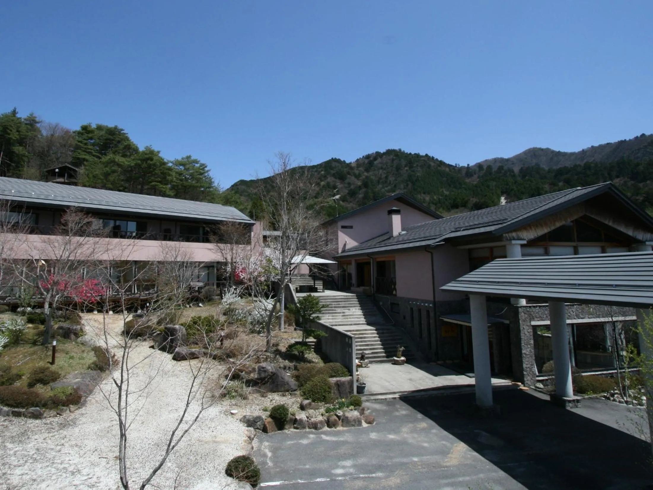 Facade/entrance in Hotel Fuki no Mori