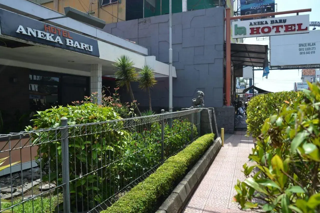 Property building in HOTEL ANEKA BARU Property building in HOTEL ANEKA BARU