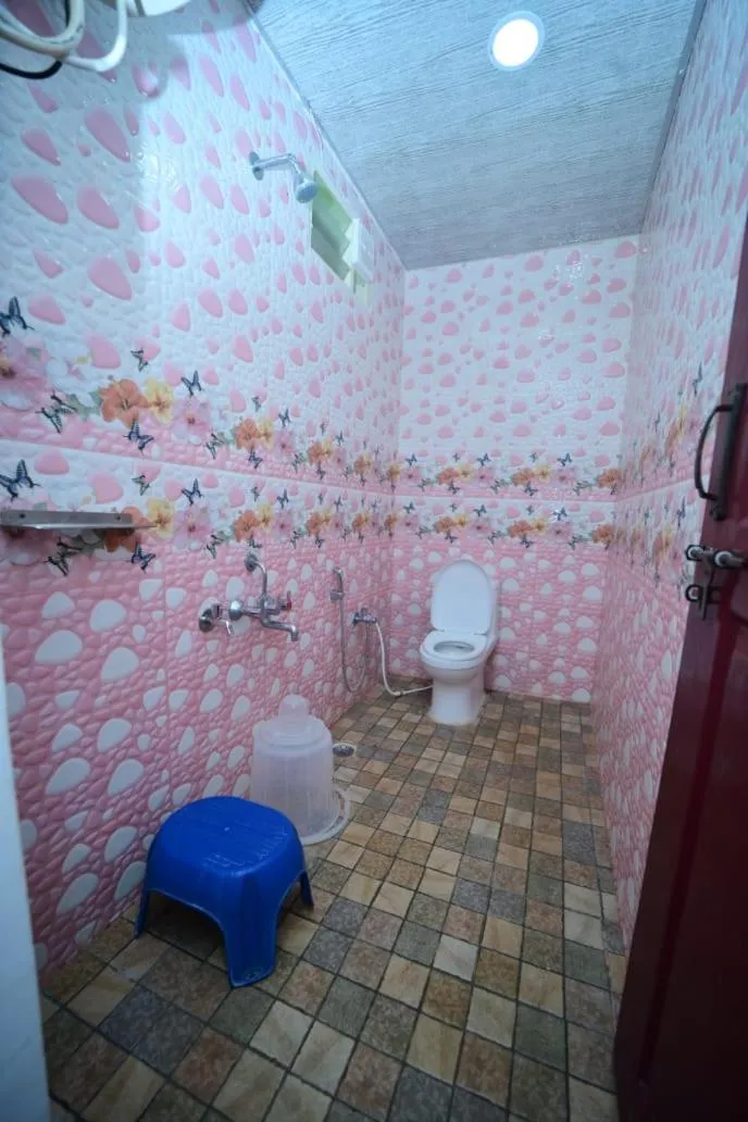 Shower in SIPAYI RESORT COORG