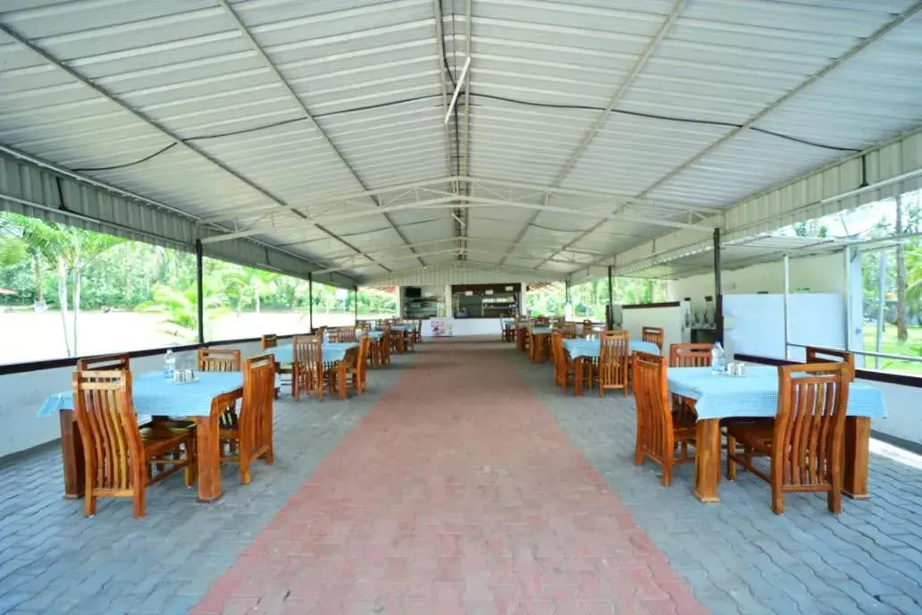 Restaurant/places to eat in SIPAYI RESORT COORG Restaurant/places to eat in SIPAYI RESORT COORG