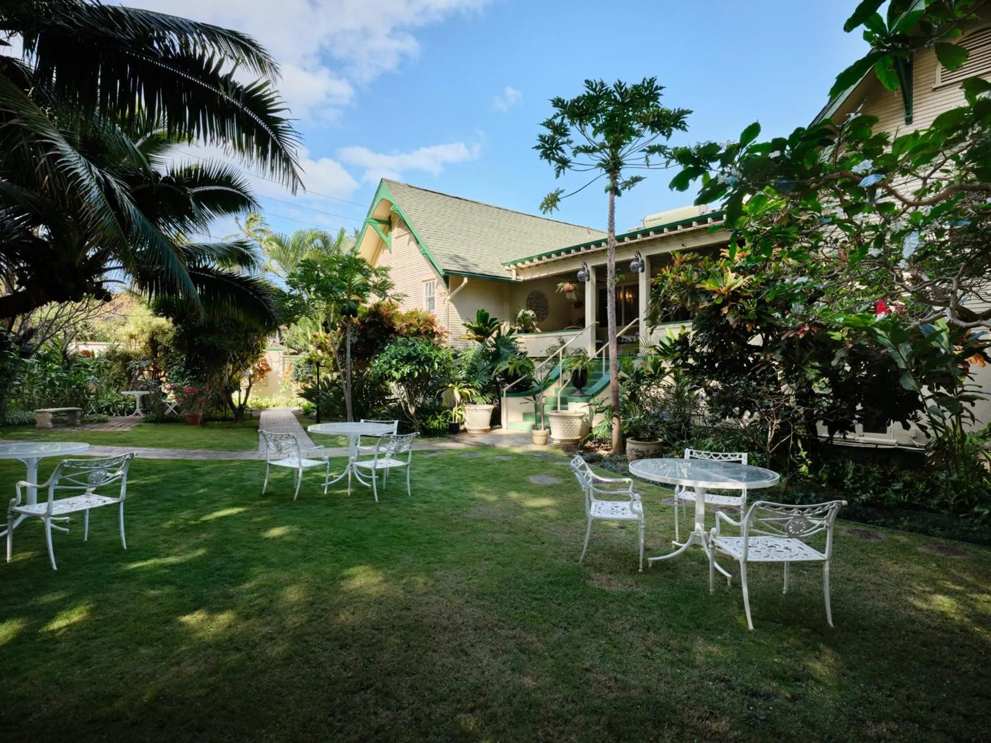 Property building in The Historic Wailuku Inn Maui