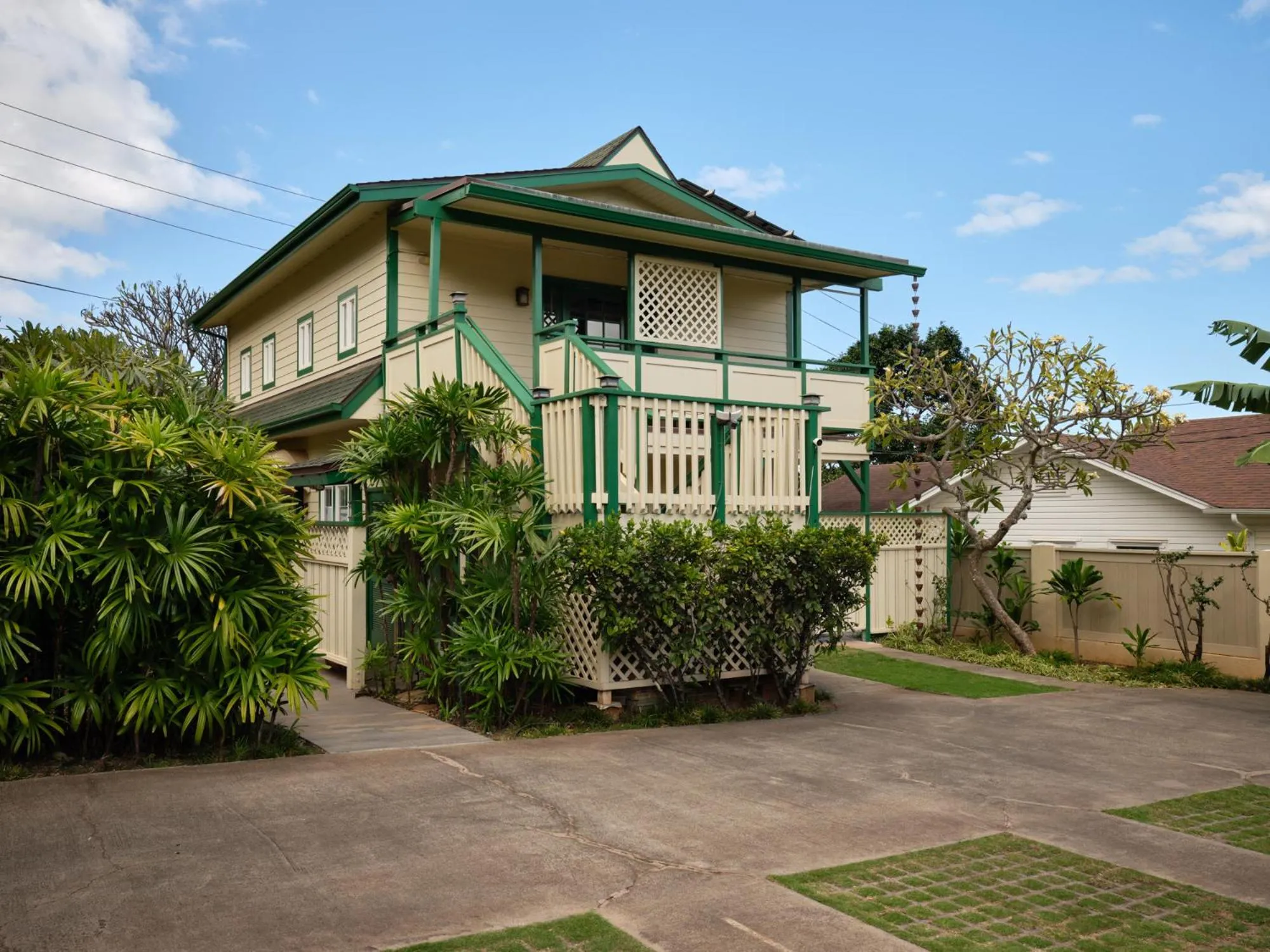 Property building in The Historic Wailuku Inn Maui