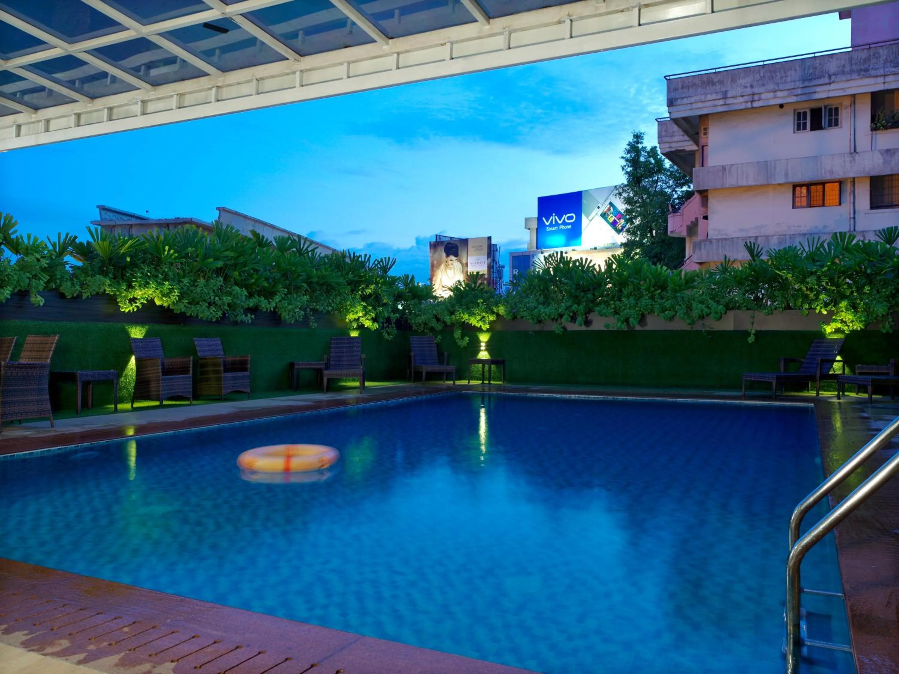 Swimming pool in The Pgs Vedanta