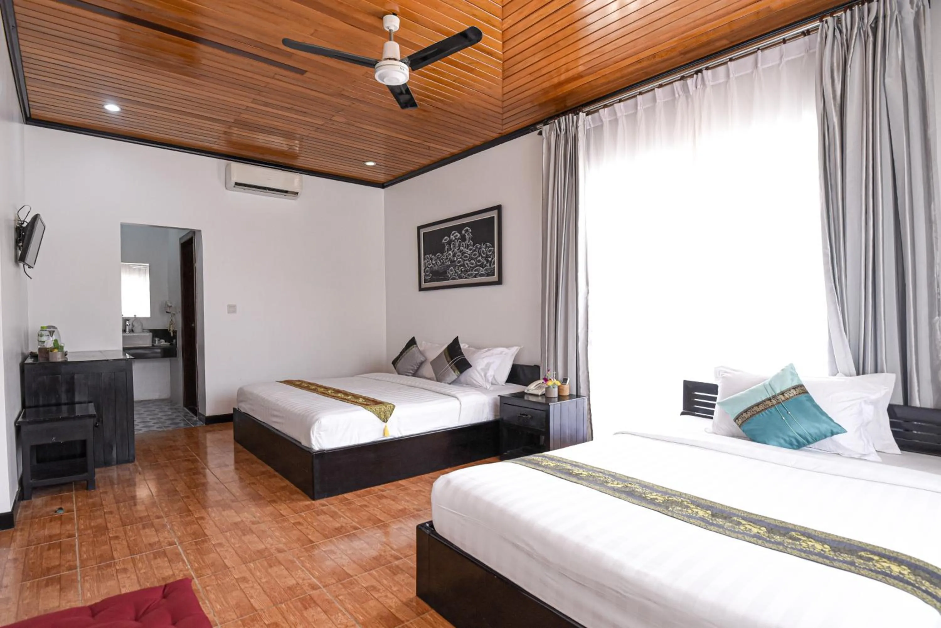 Bed in Golden Orchid Angkor