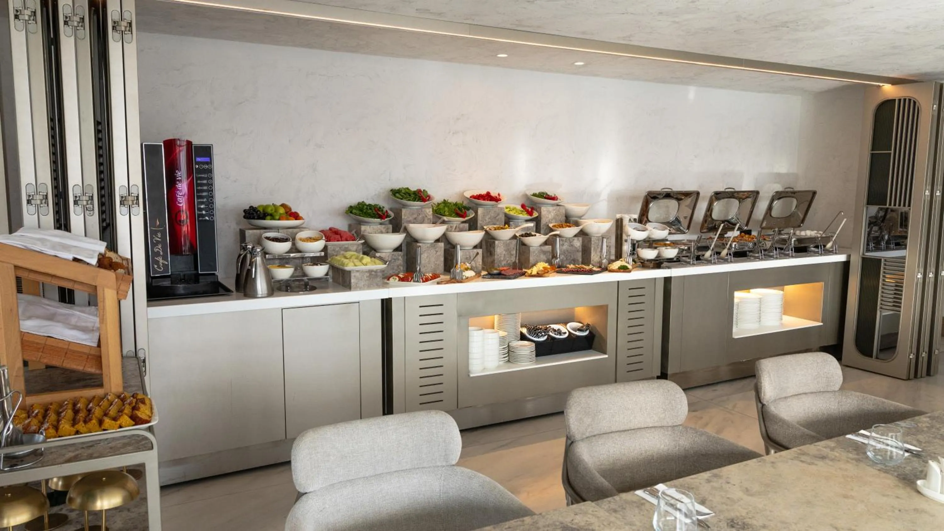 Breakfast in Four Hills Hotel