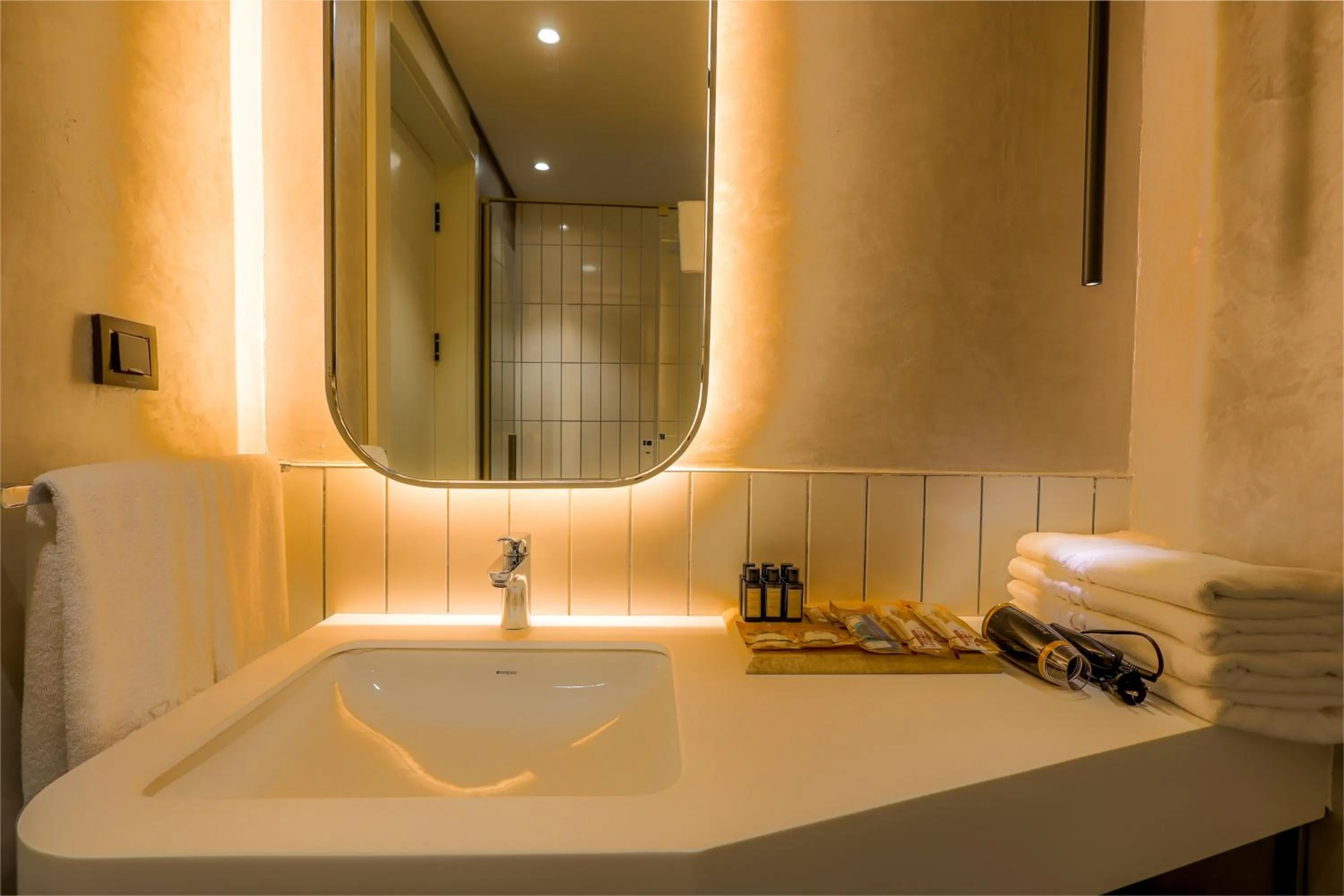 Bathroom in Four Hills Hotel