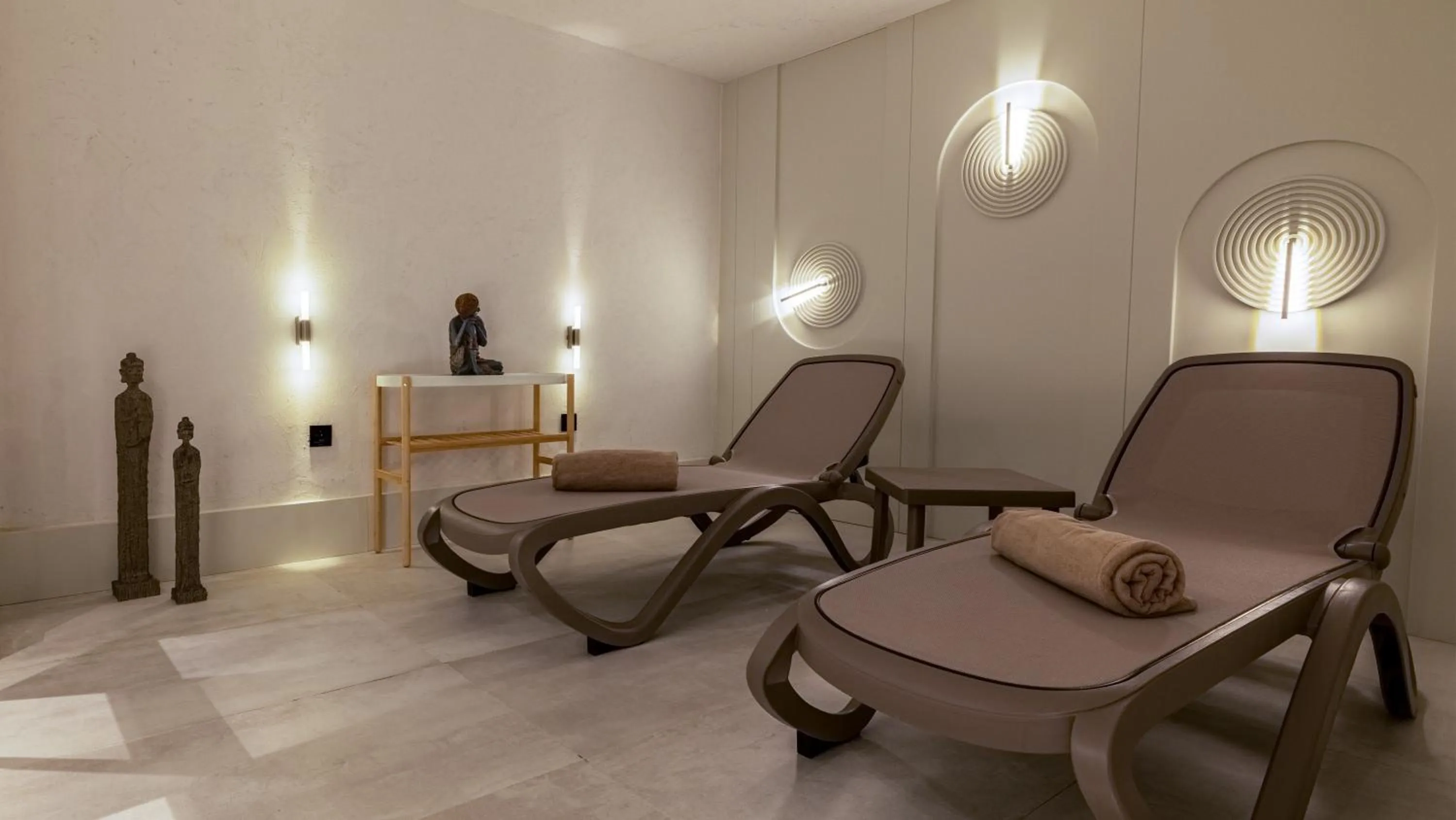 Massage in Four Hills Hotel