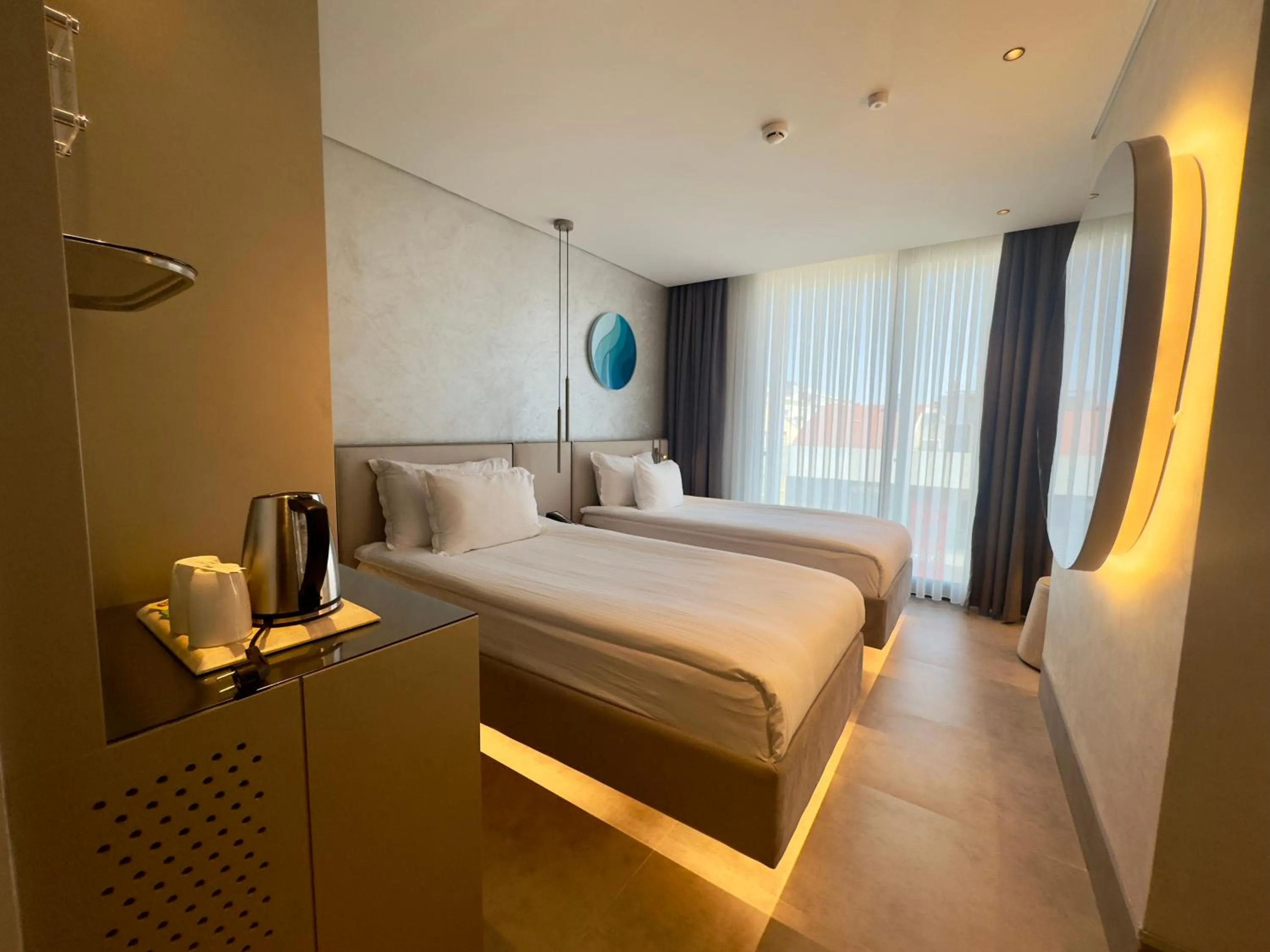 Property building, Bed in Four Hills Hotel