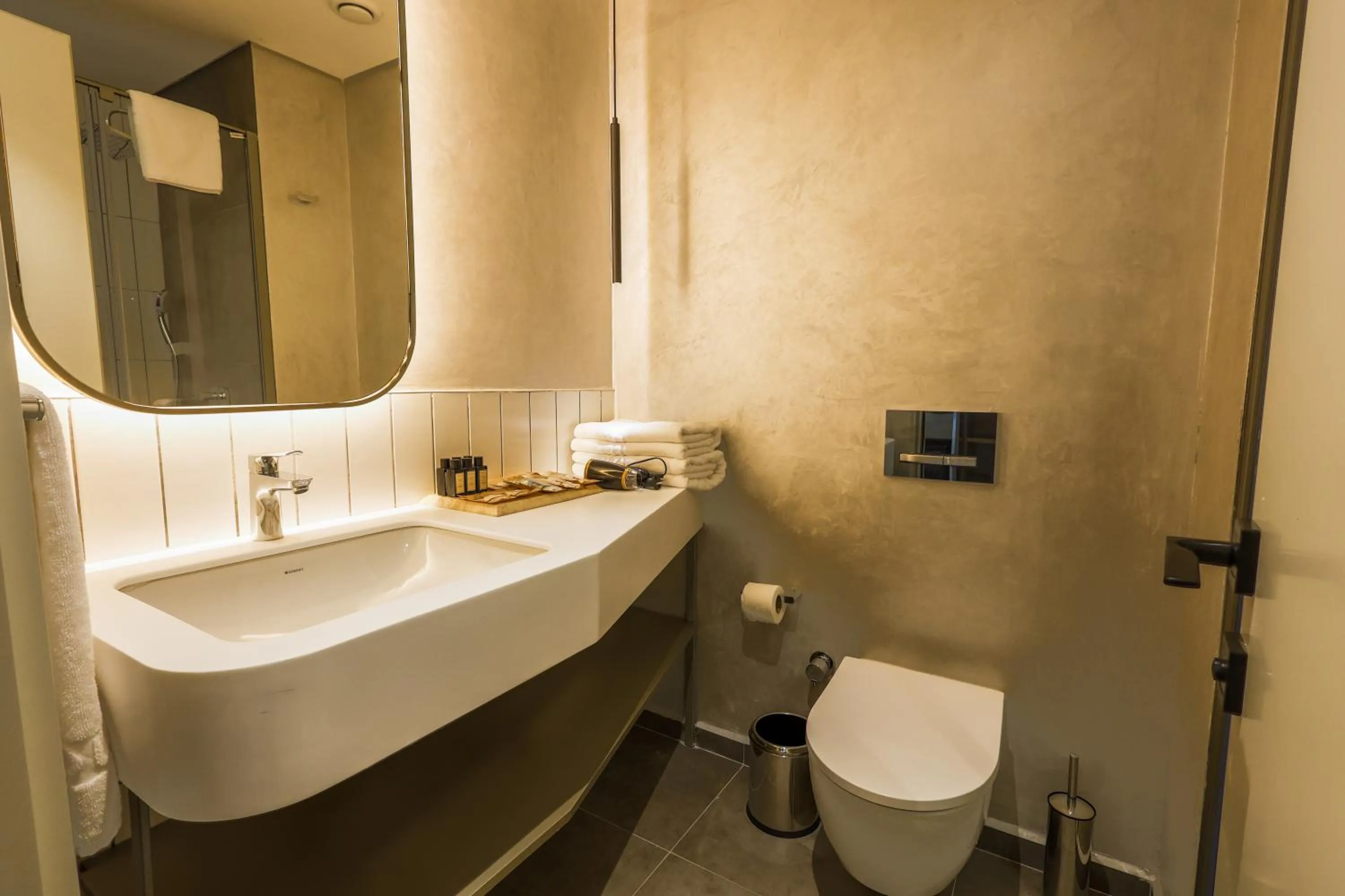 Toilet in Four Hills Hotel