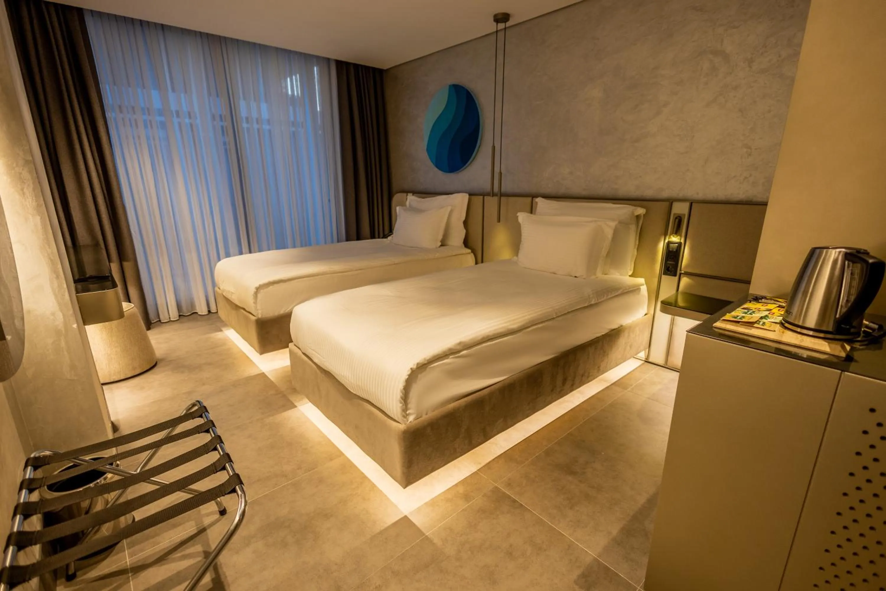 Bedroom, Bed in Four Hills Hotel