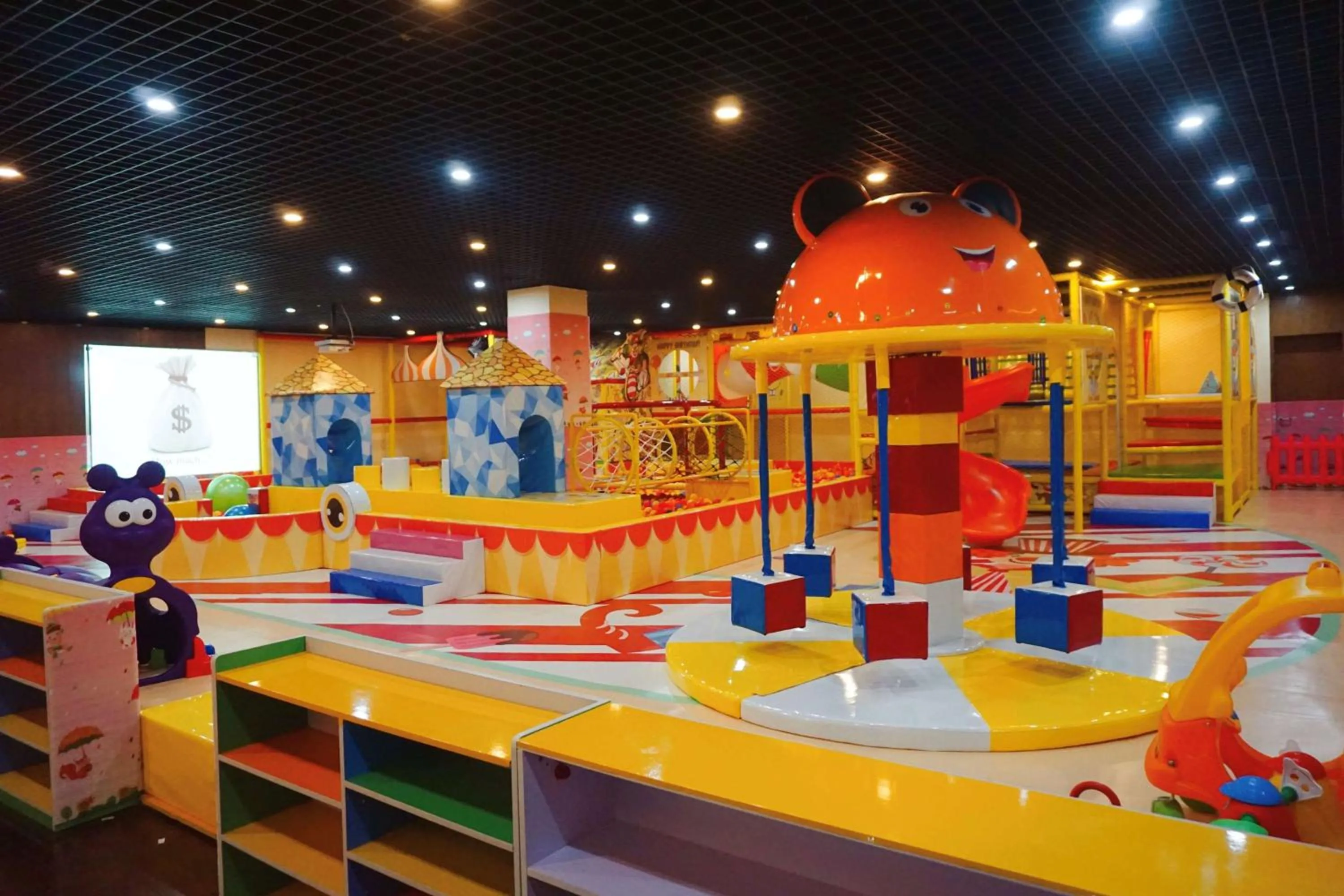 Sports, Kid's Club in Angsana Xian Lintong Hotel