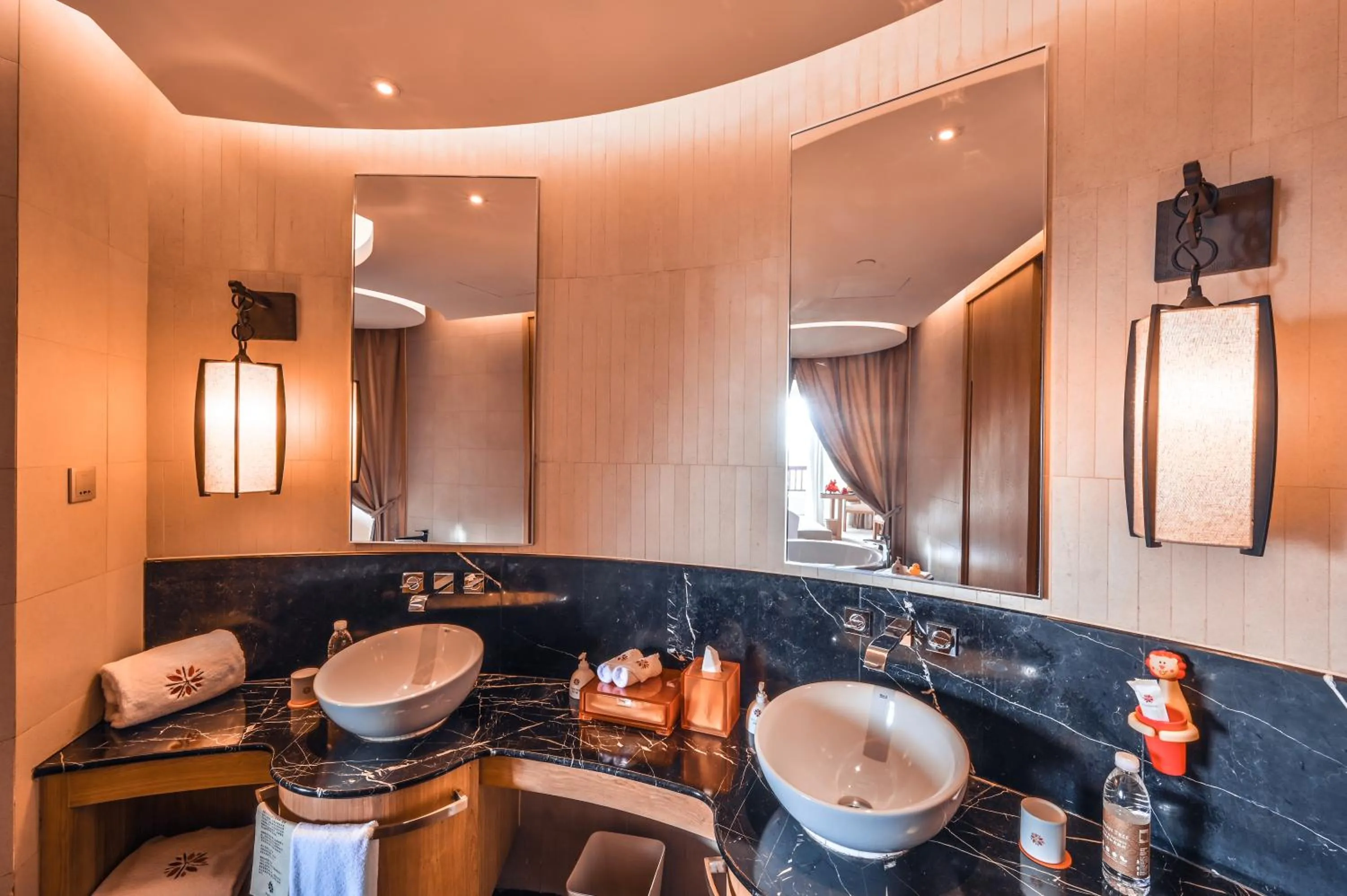 Toilet, Bathroom in Angsana Xian Lintong Hotel