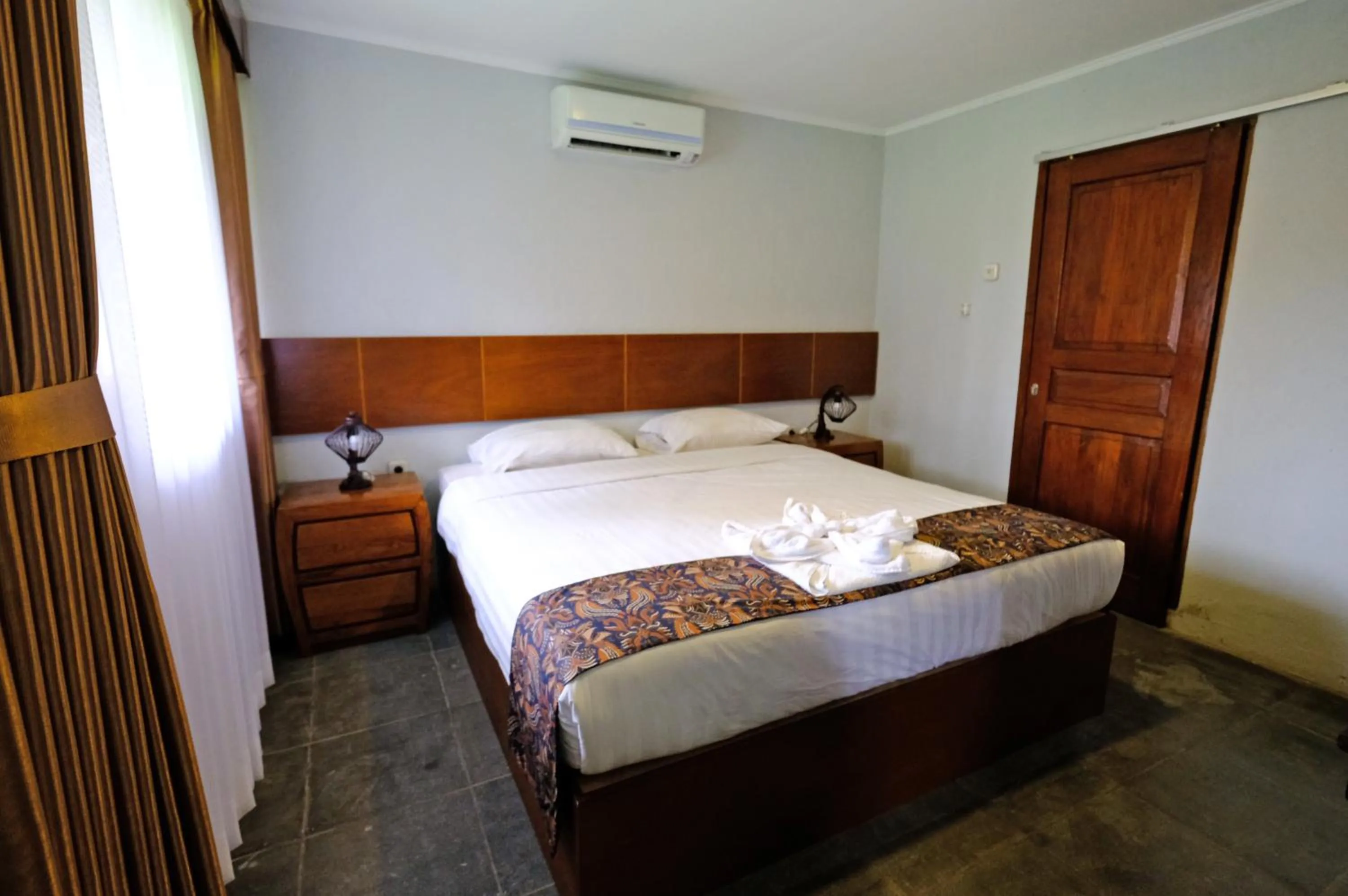 Bedroom, Bed in The Nalaya Hotel & Resto