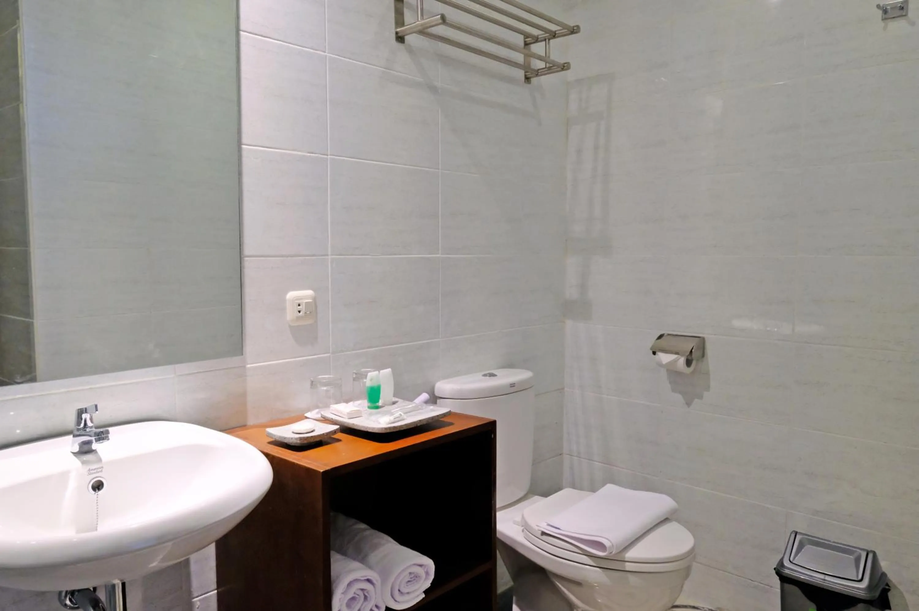 Bathroom in The Nalaya Hotel & Resto