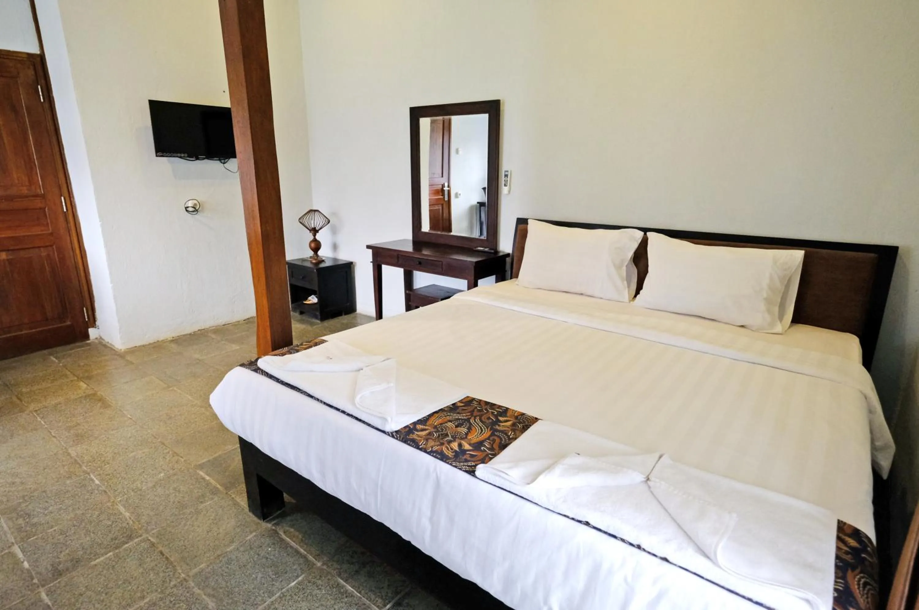 Bedroom, Bed in The Nalaya Hotel & Resto