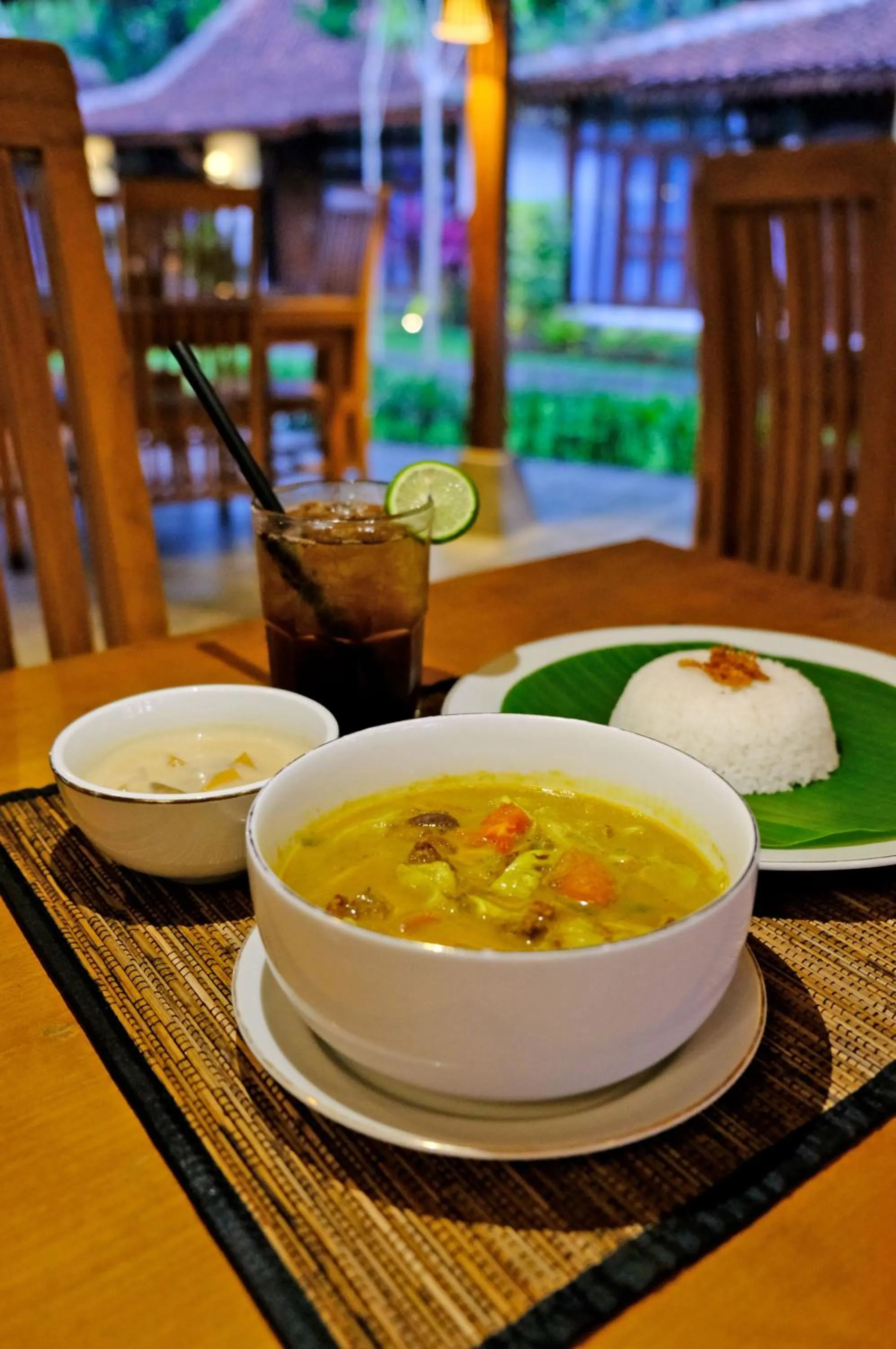 Restaurant/places to eat in The Nalaya Hotel & Resto