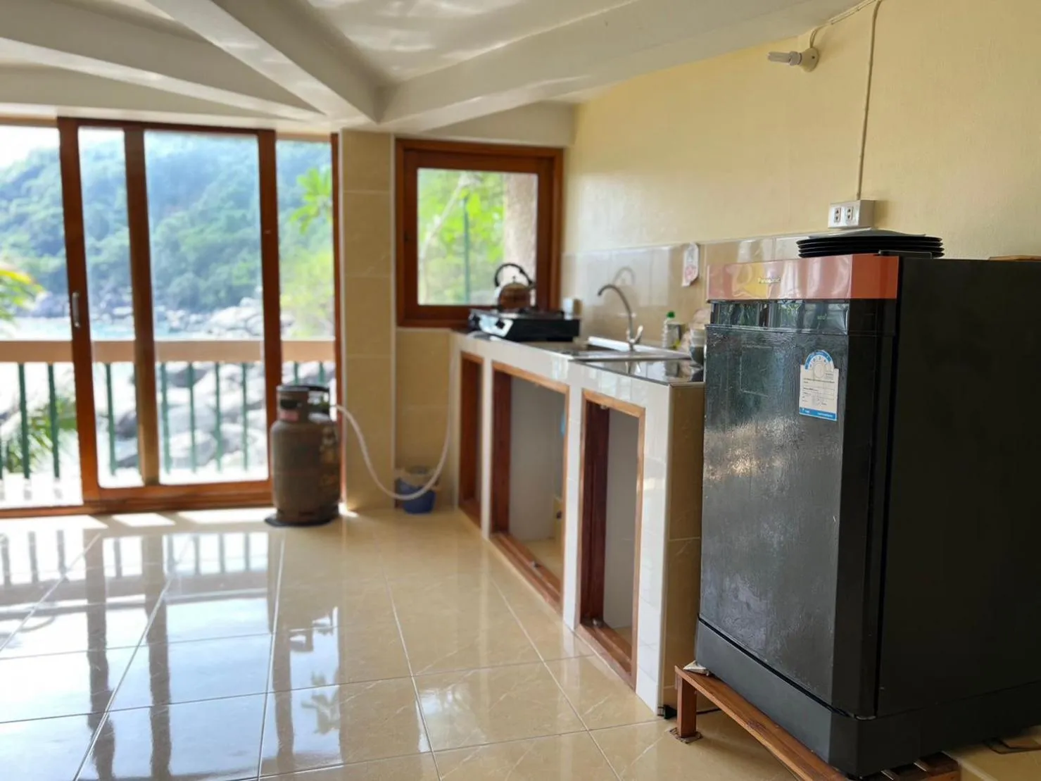 Hin Wong Apartments Dive & Snorkel Resort