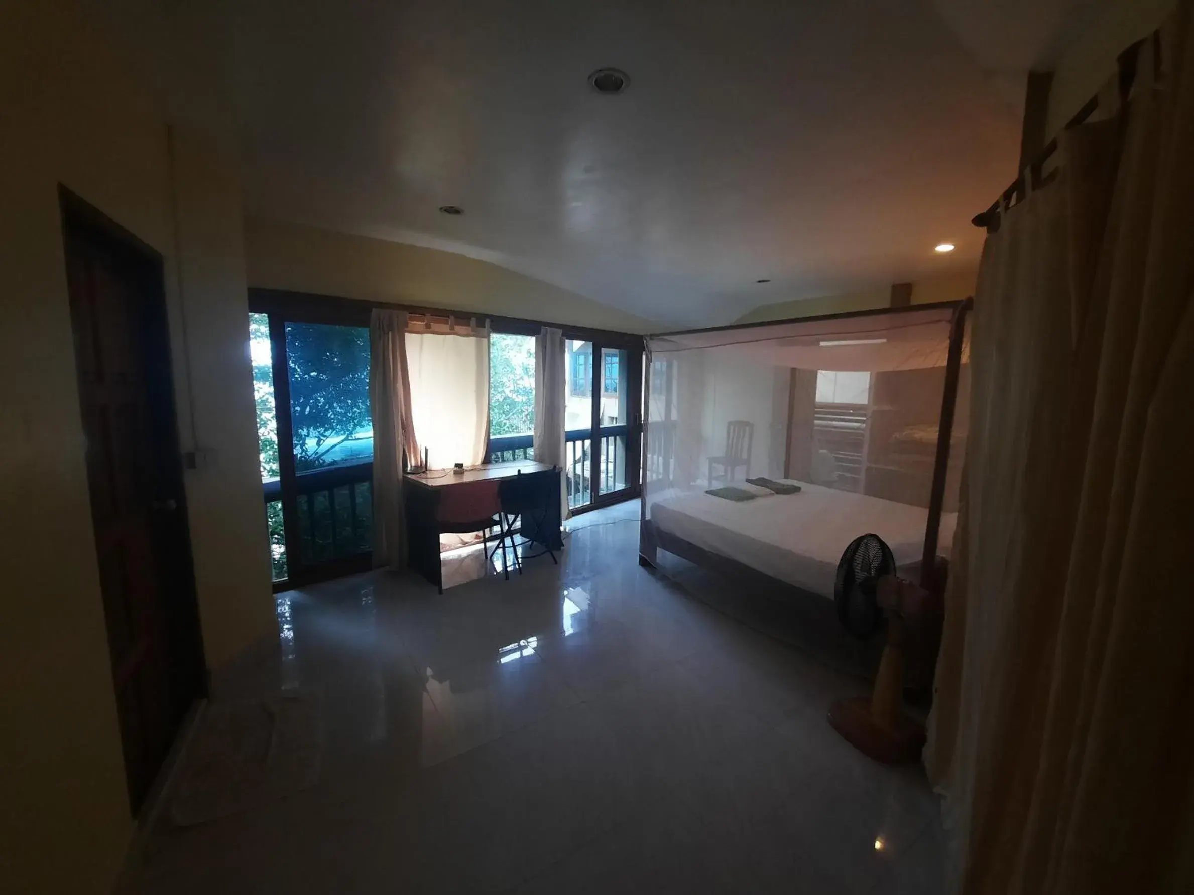 Bed in Hin Wong Apartments Dive & Snorkel Resort Bed in Hin Wong Apartments Dive & Snorkel Resort