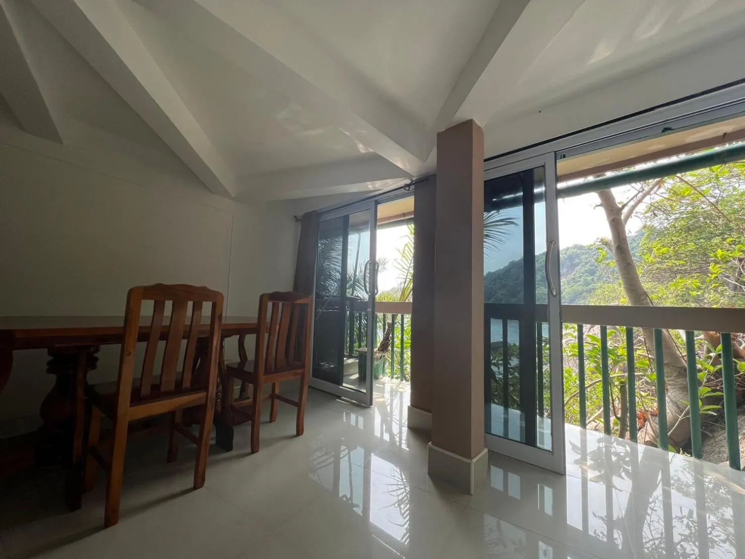 Hin Wong Apartments Dive & Snorkel Resort