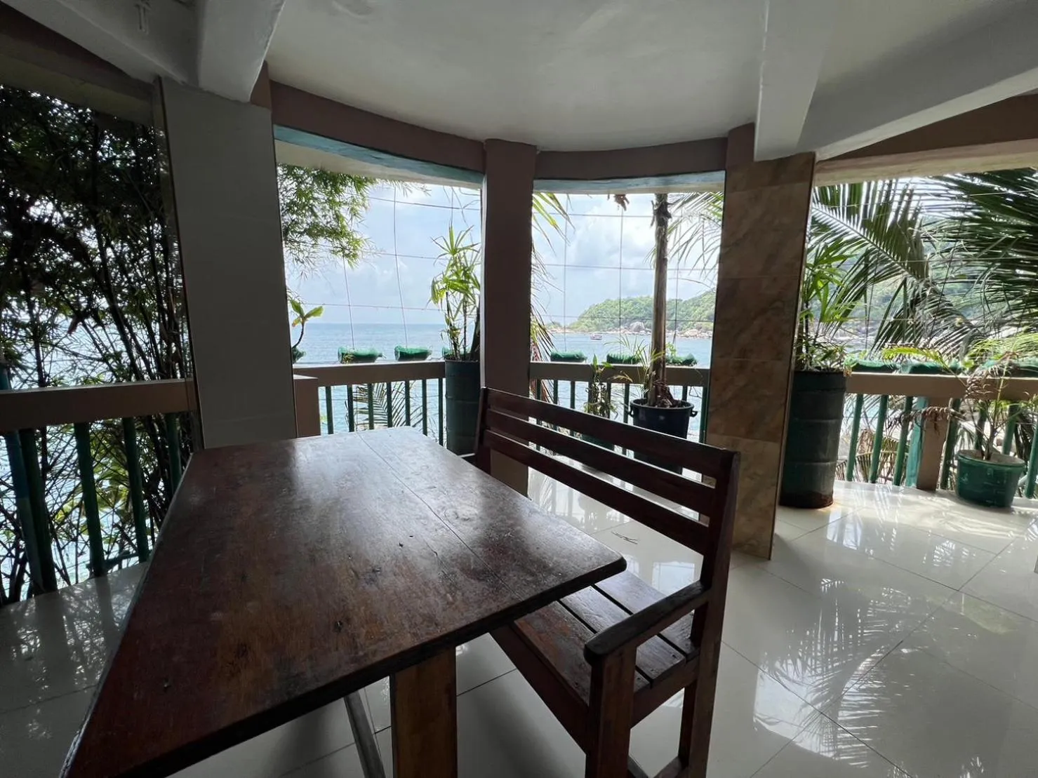 Hin Wong Apartments Dive & Snorkel Resort