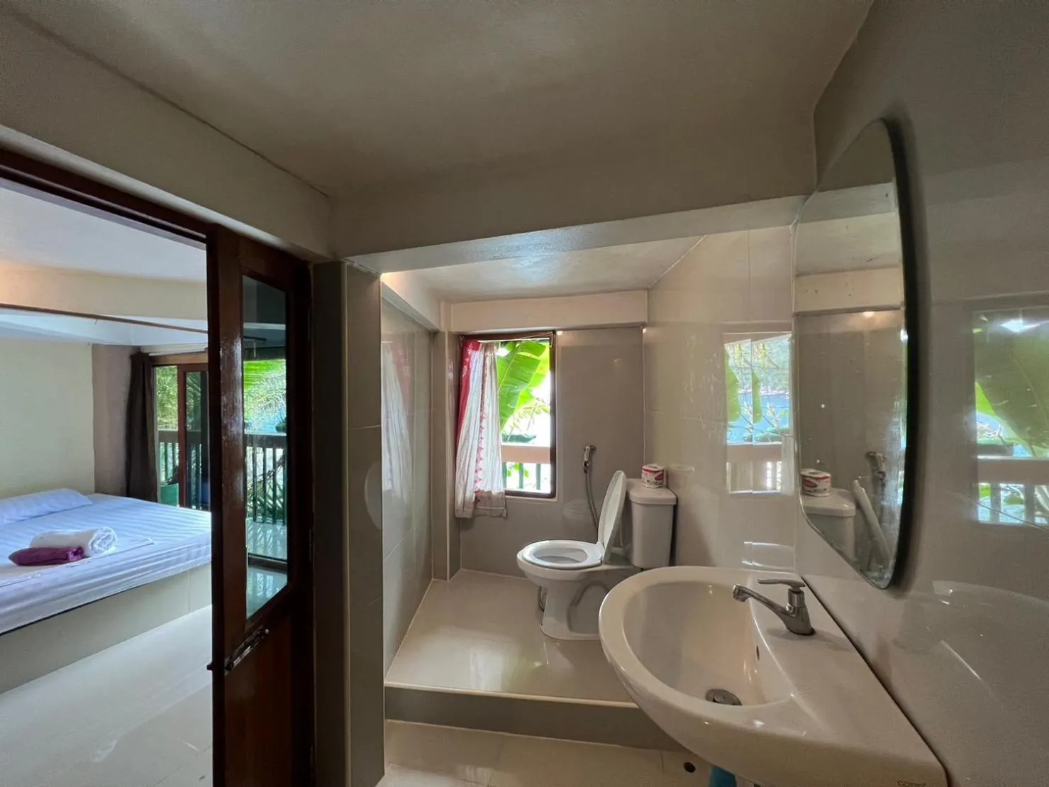 Bed in Hin Wong Apartments Dive & Snorkel Resort