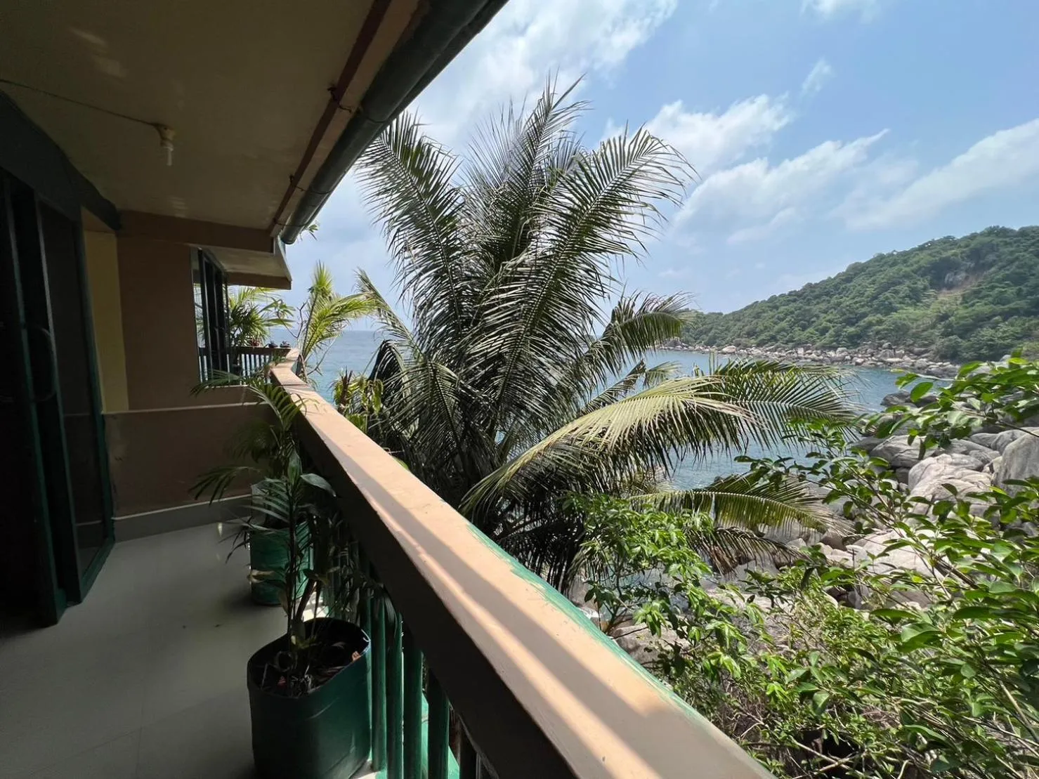 Hin Wong Apartments Dive & Snorkel Resort