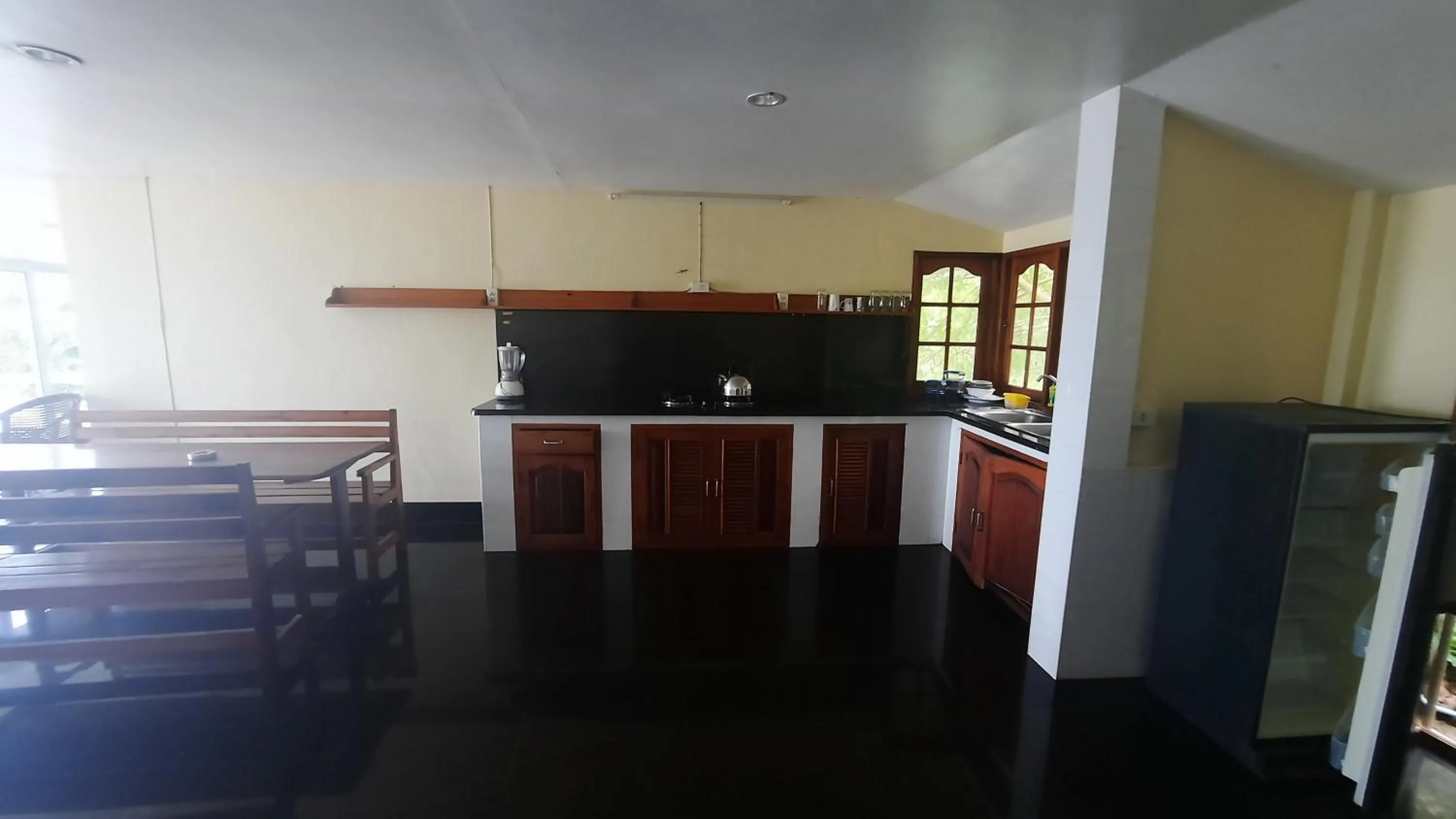 Hin Wong Apartments Dive & Snorkel Resort