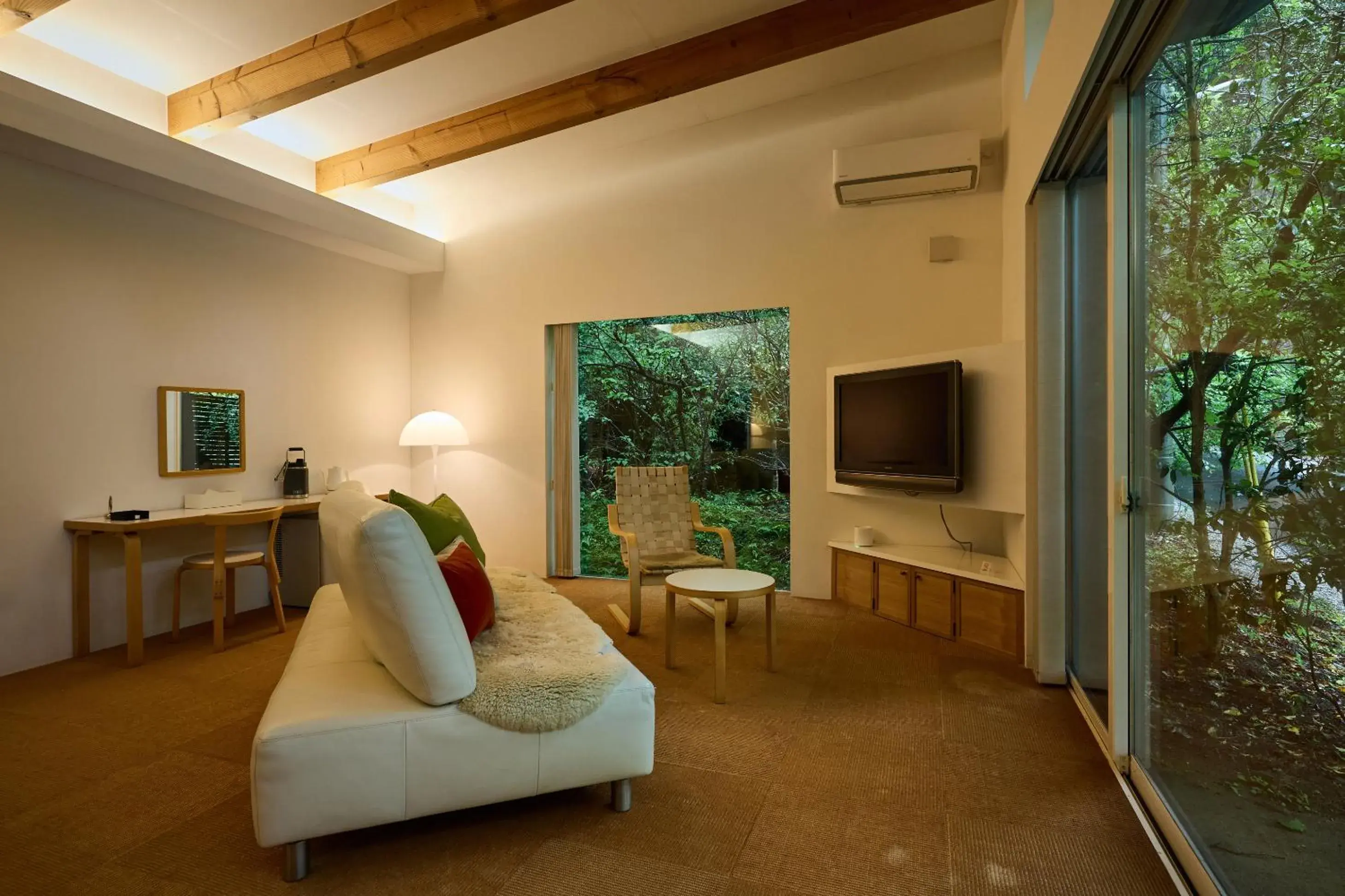 Living room in Forest Inn Born Living room in Forest Inn Born