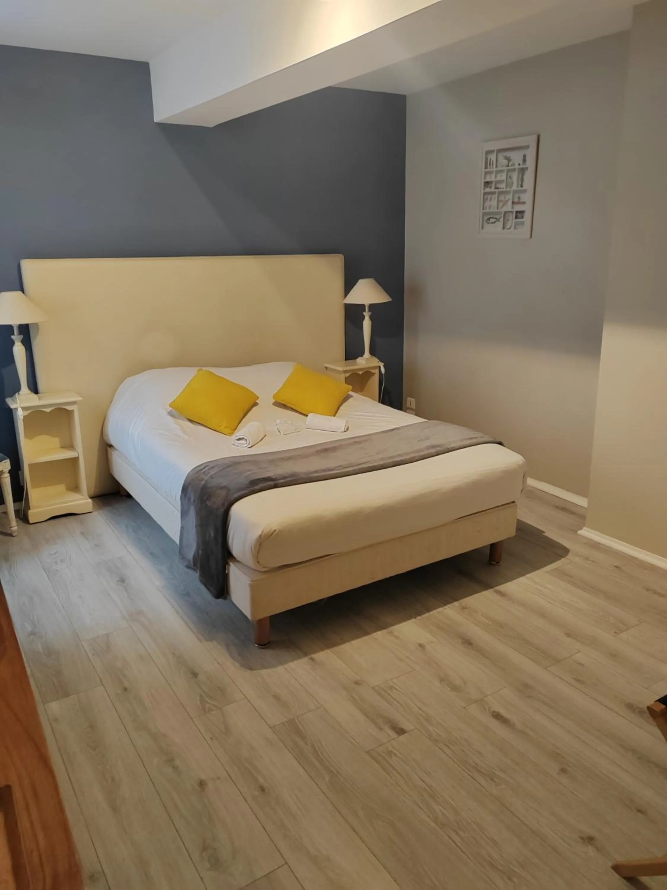 Bed in Hôtel Au Grand Duquesne