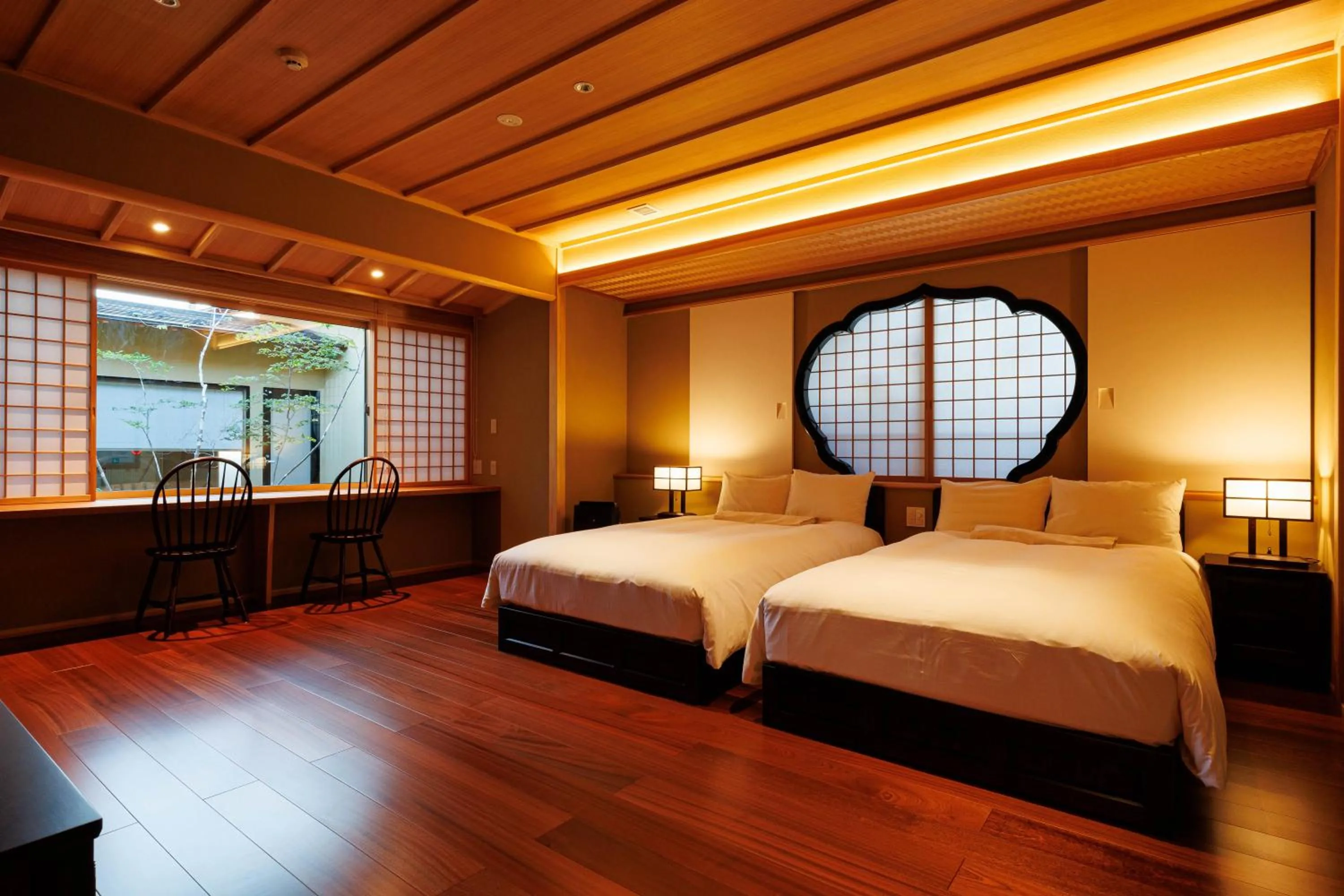 Twin Room with Private External Bathroom - single occupancy in Shoraiso