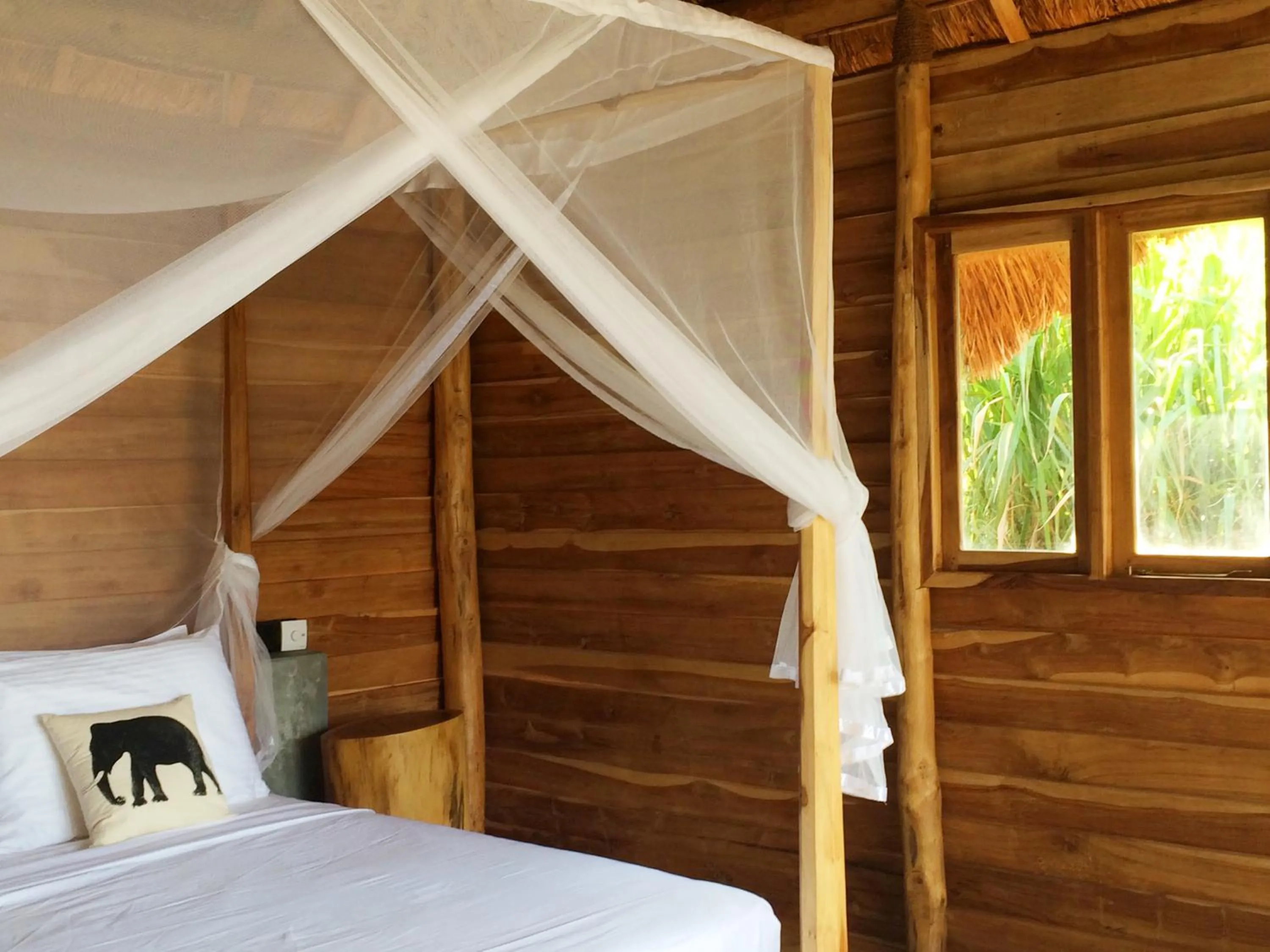 Bed in Gal Oya Lodge