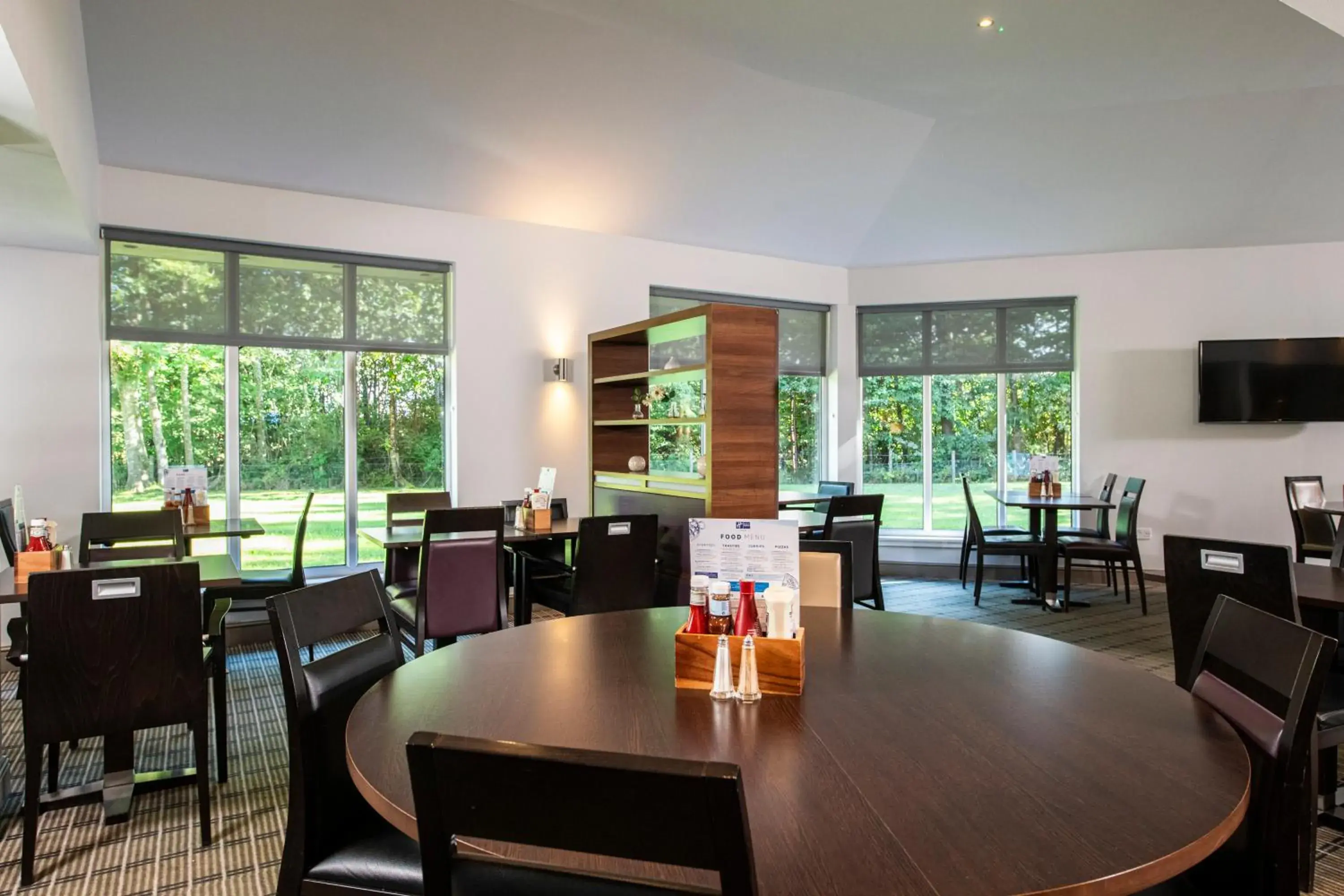 Restaurant/places to eat in Holiday Inn Express Stirling by IHG Restaurant/places to eat in Holiday Inn Express Stirling by IHG