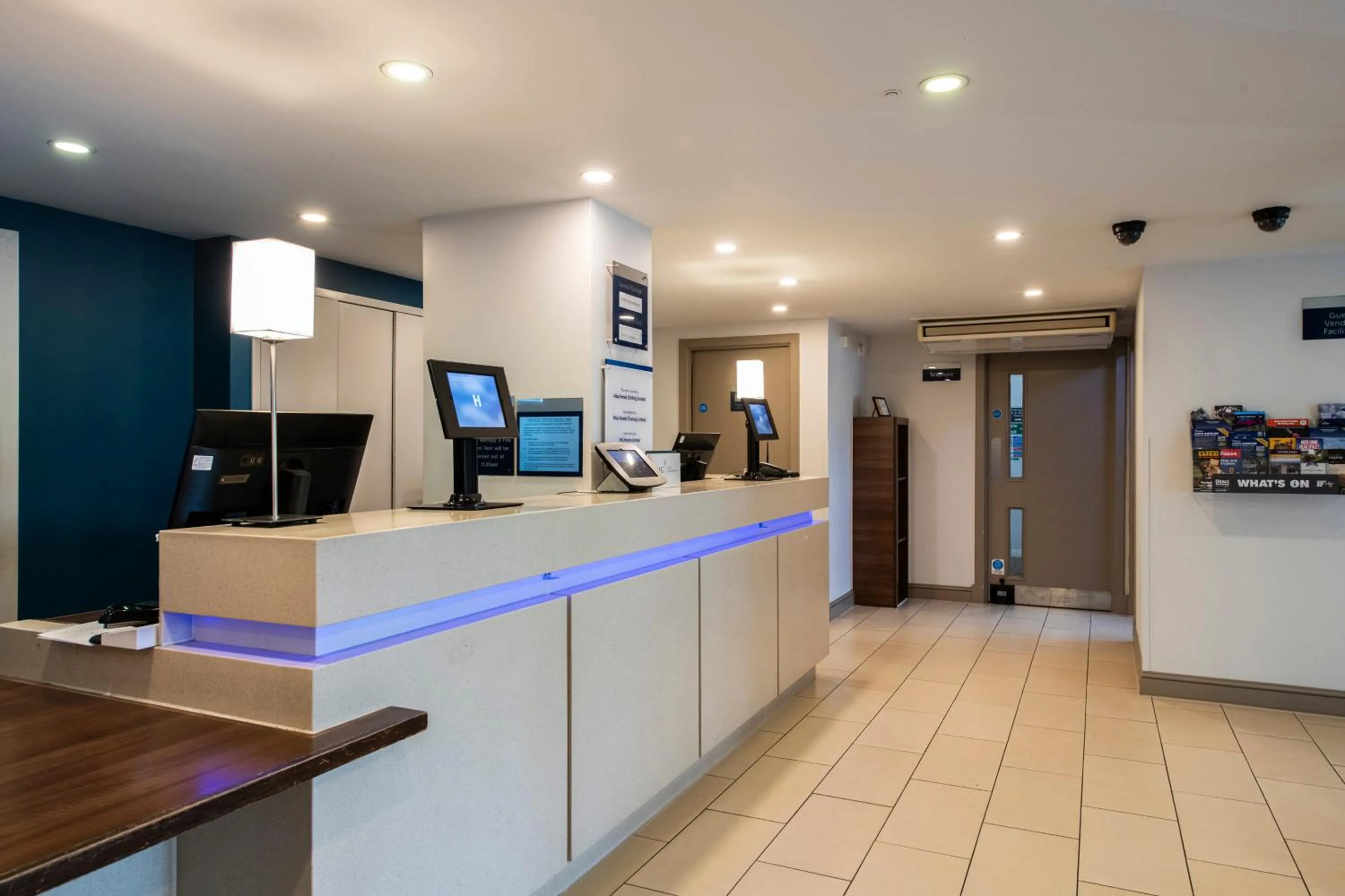 Lobby or reception in Holiday Inn Express Stirling by IHG