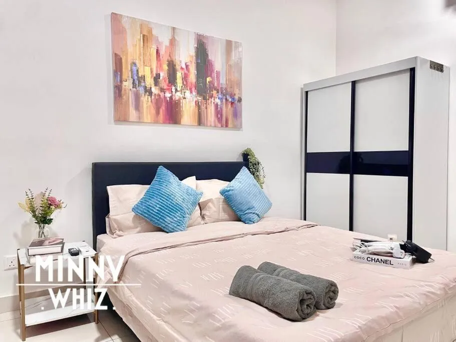 Bed in Couple Suite Trader Garden Pool View #16