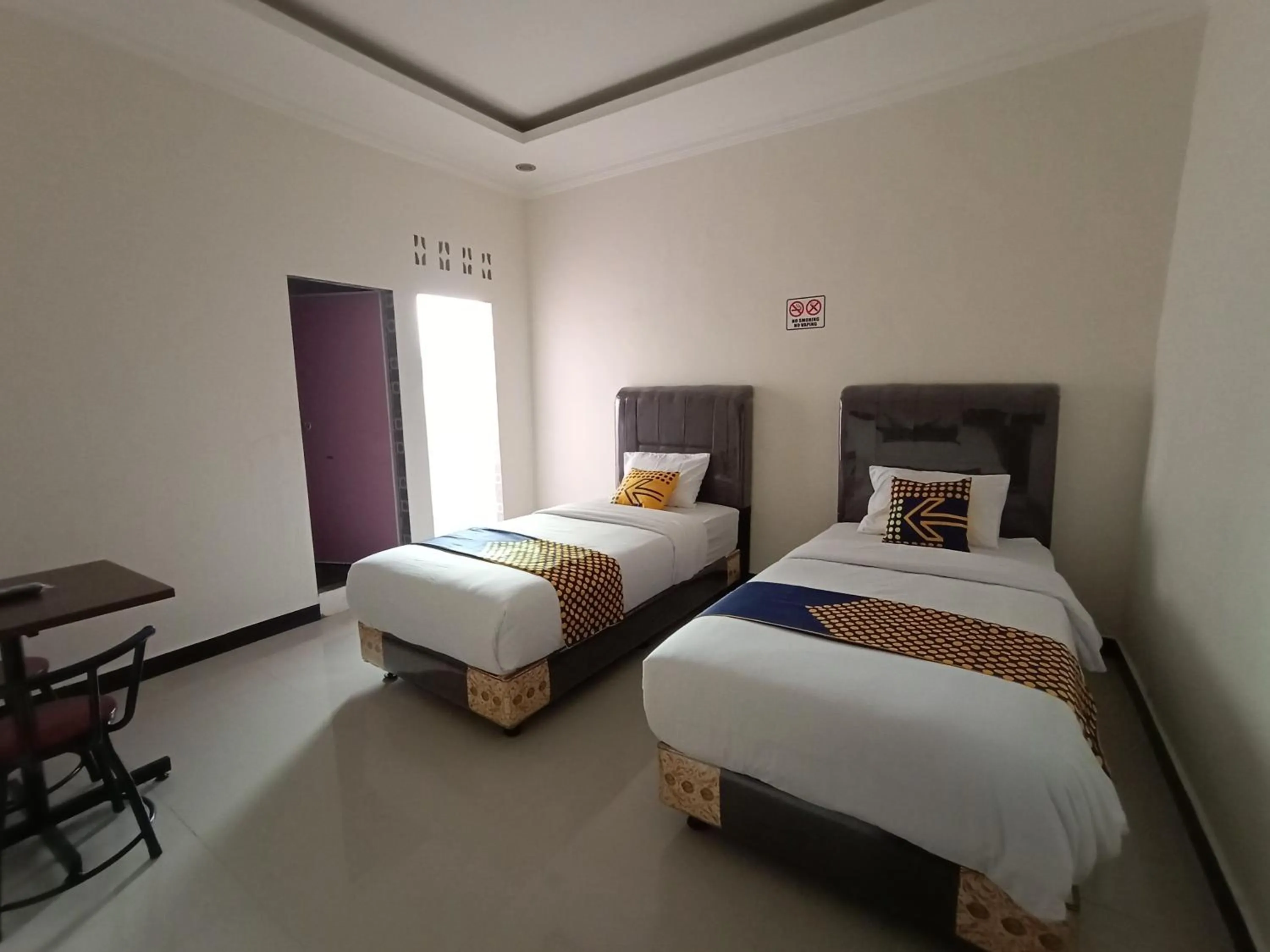 Pink's Guesthouse