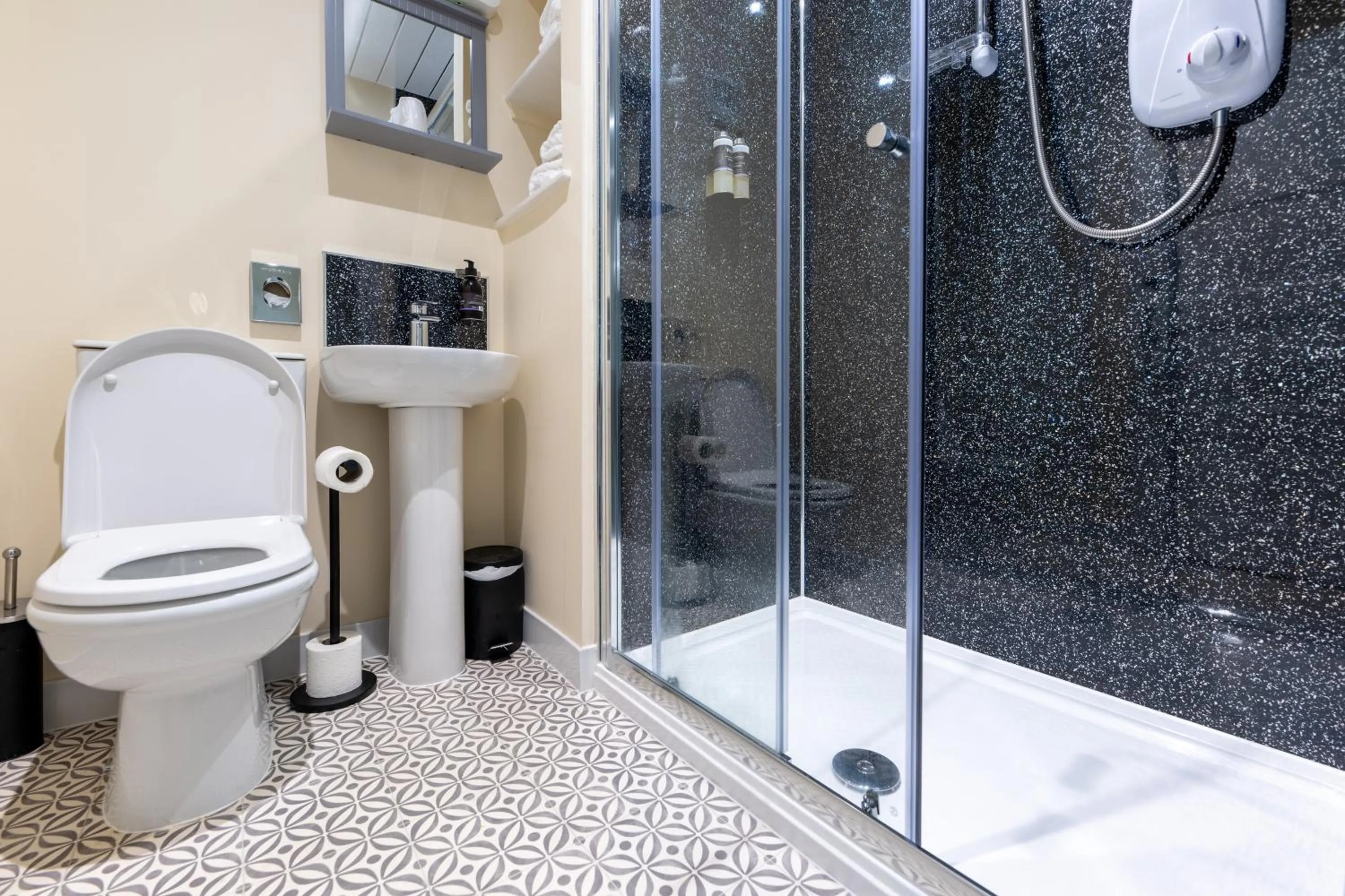 Bathroom in Loch Ness Drumnadrochit Hotel